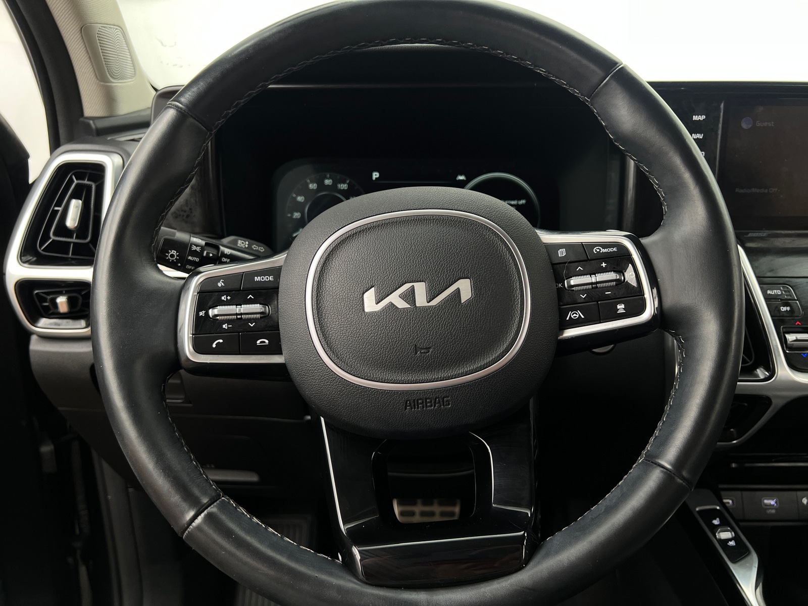 Thumbnail: 2022 Kia Sorento - 4