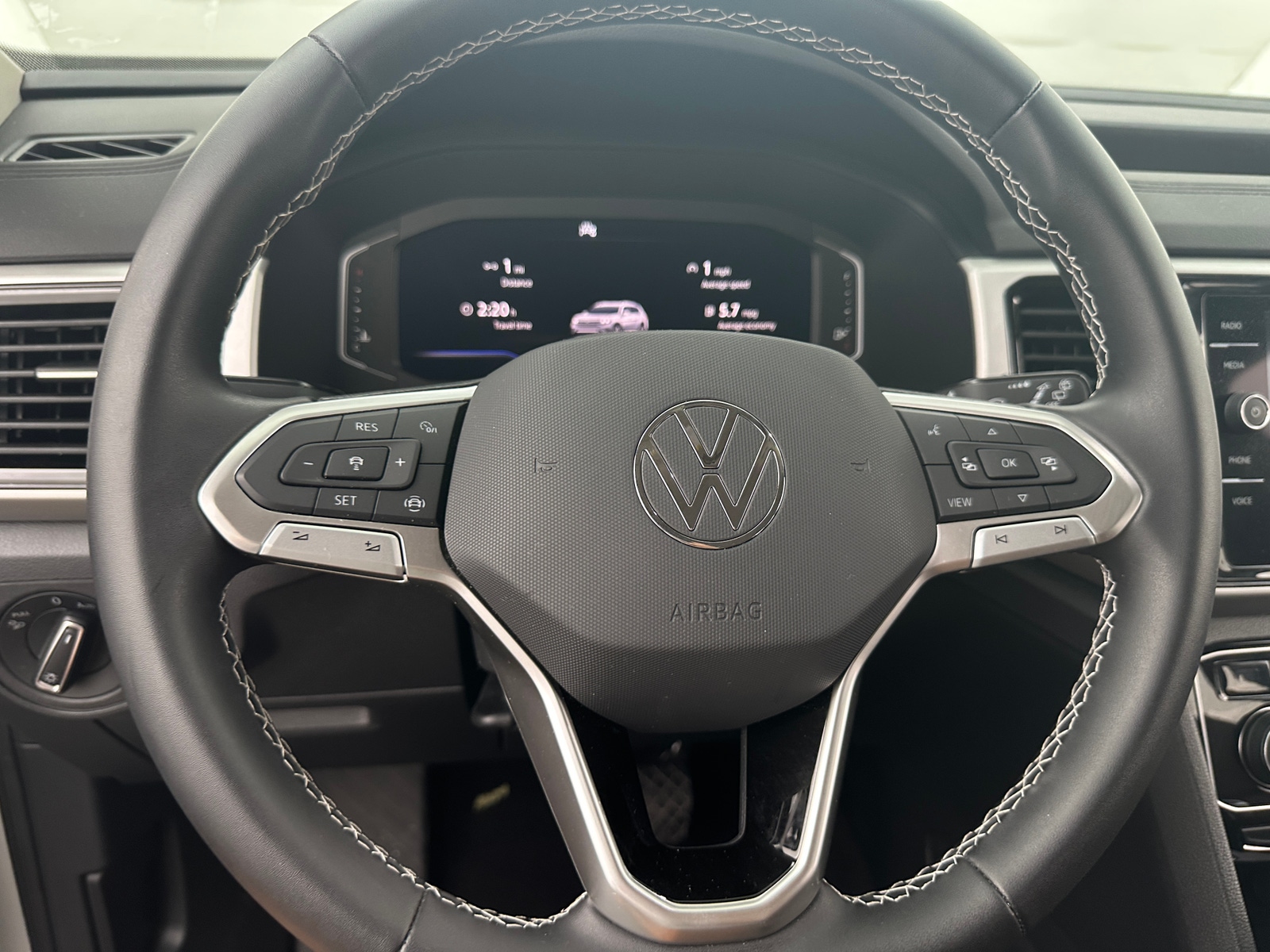 Thumbnail: 2022 Volkswagen Atlas - 4