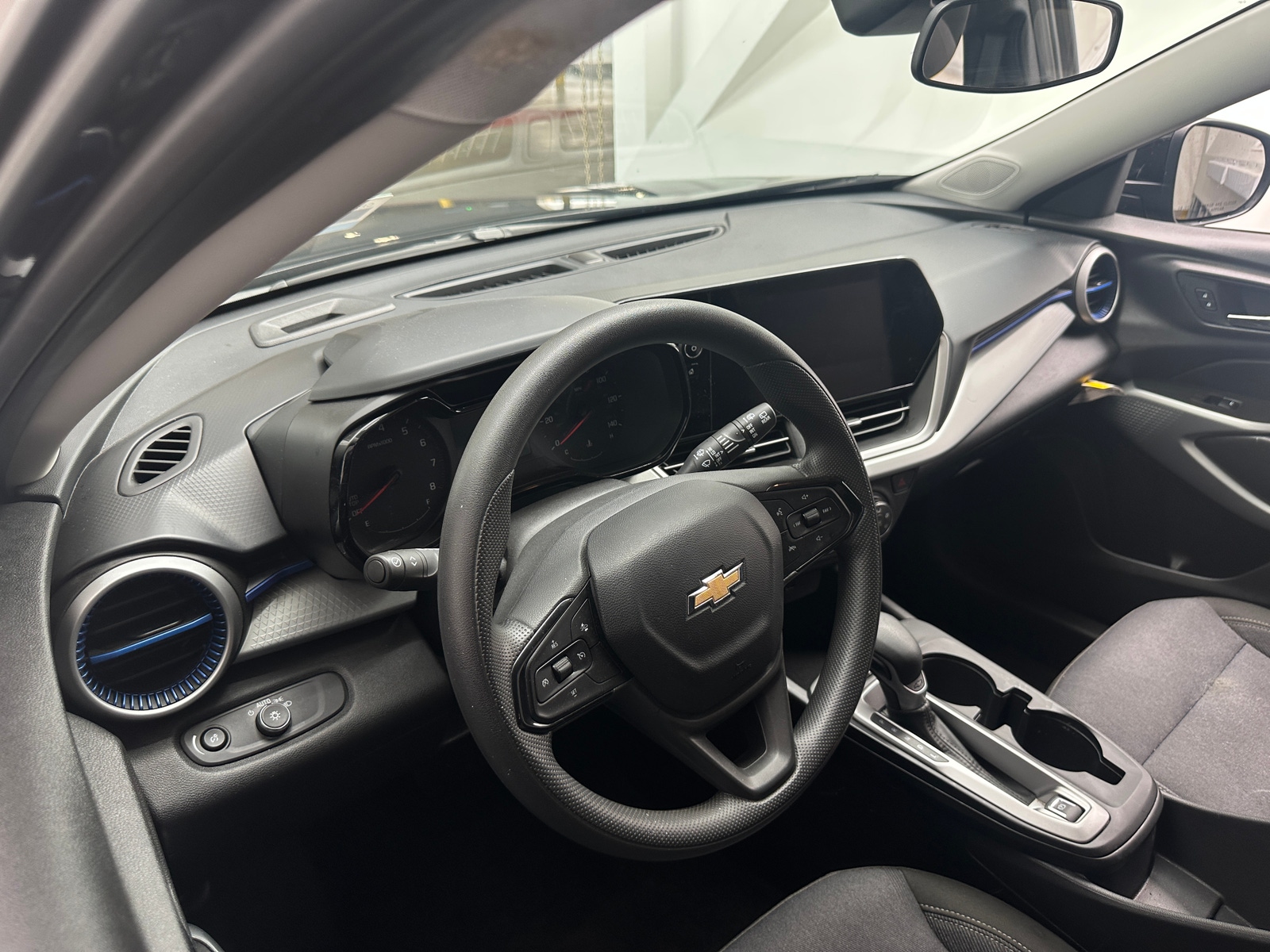 Thumbnail: 2025 Chevrolet Trax - 3