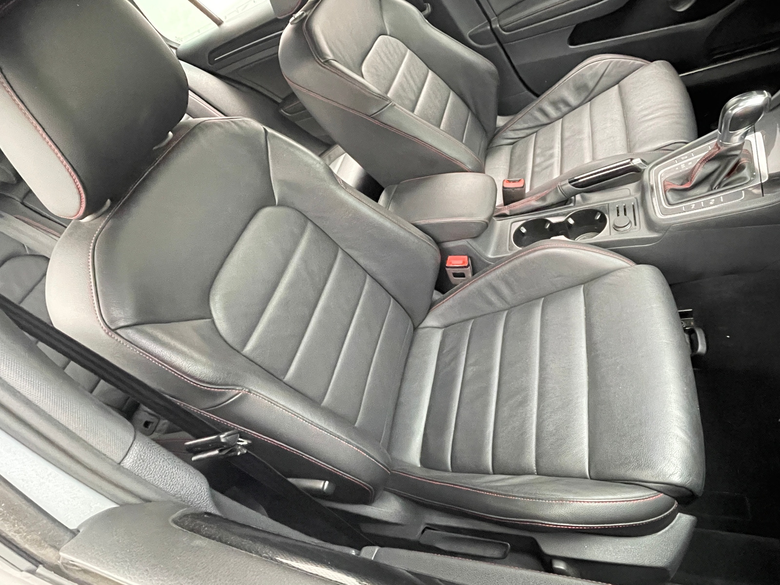 Thumbnail: 2017 Volkswagen Golf - 2