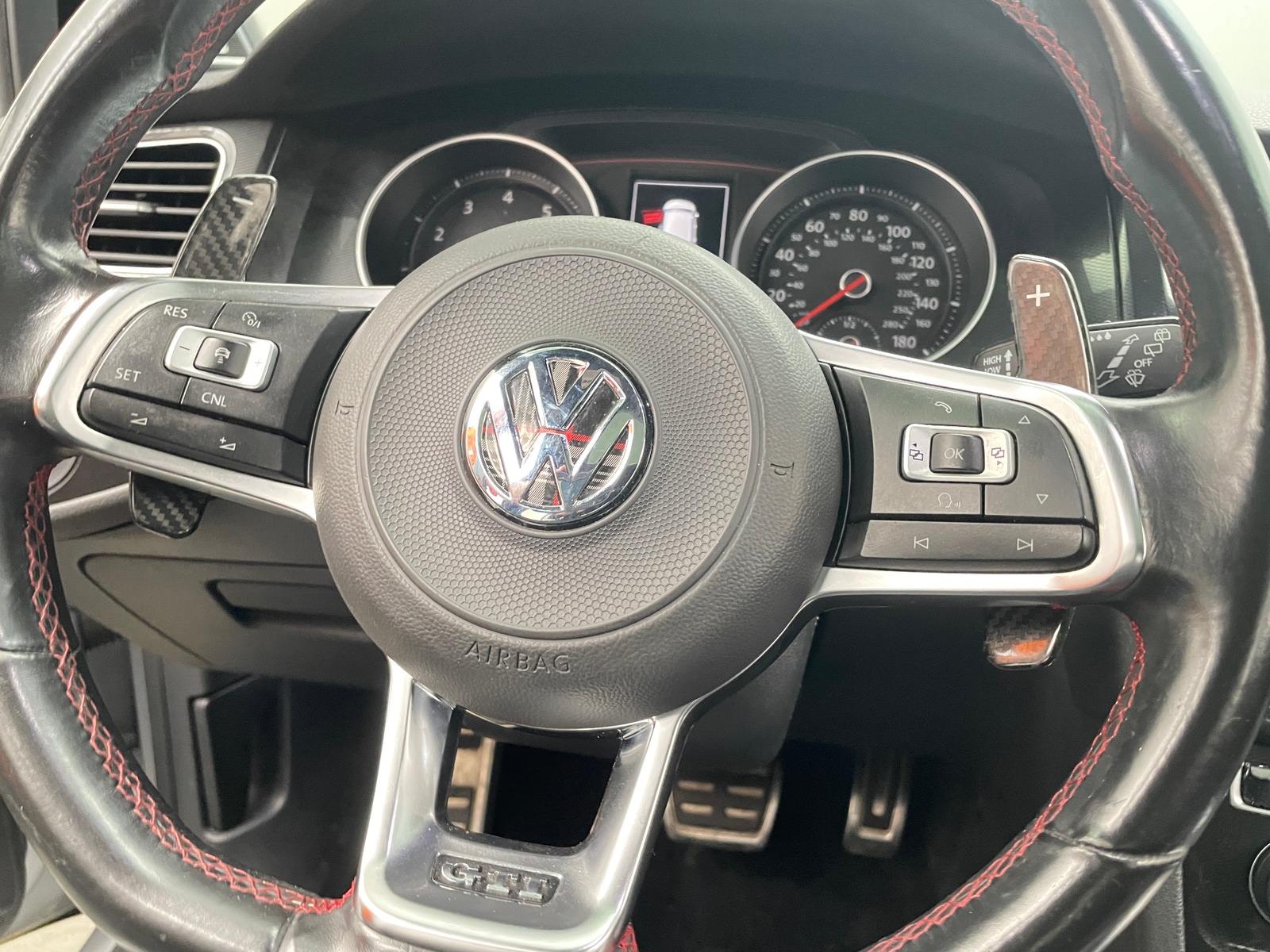 Thumbnail: 2017 Volkswagen Golf - 5