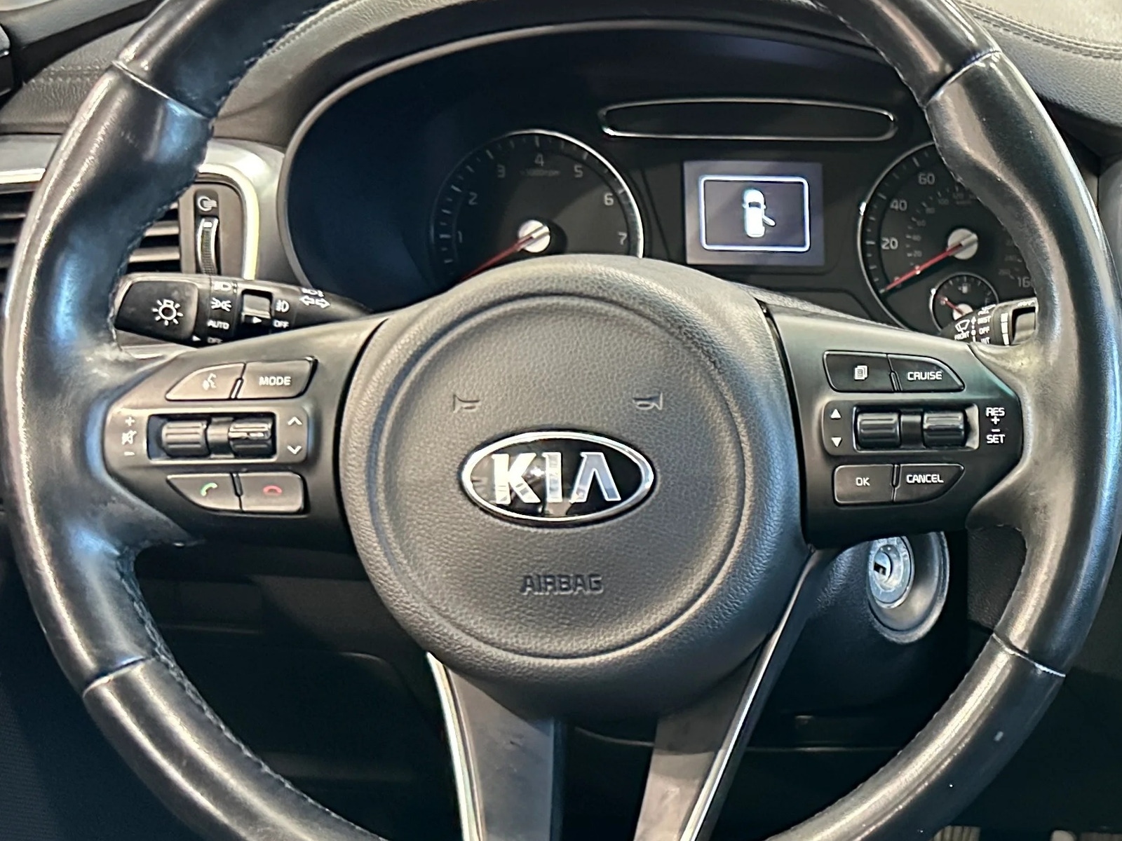 Thumbnail: 2016 Kia Sorento - 4