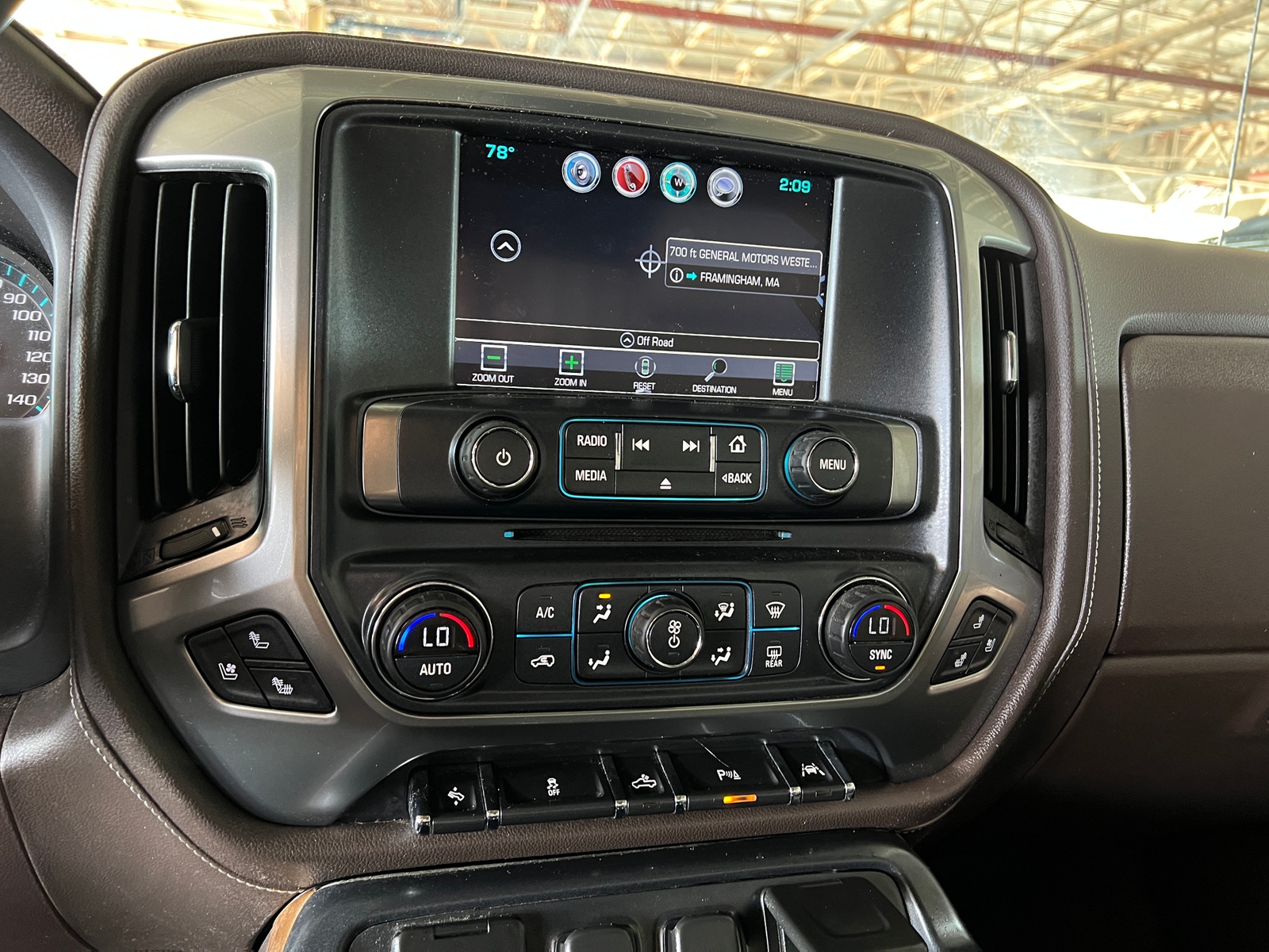 Thumbnail: 2016 Chevrolet Silverado 1500 - 3