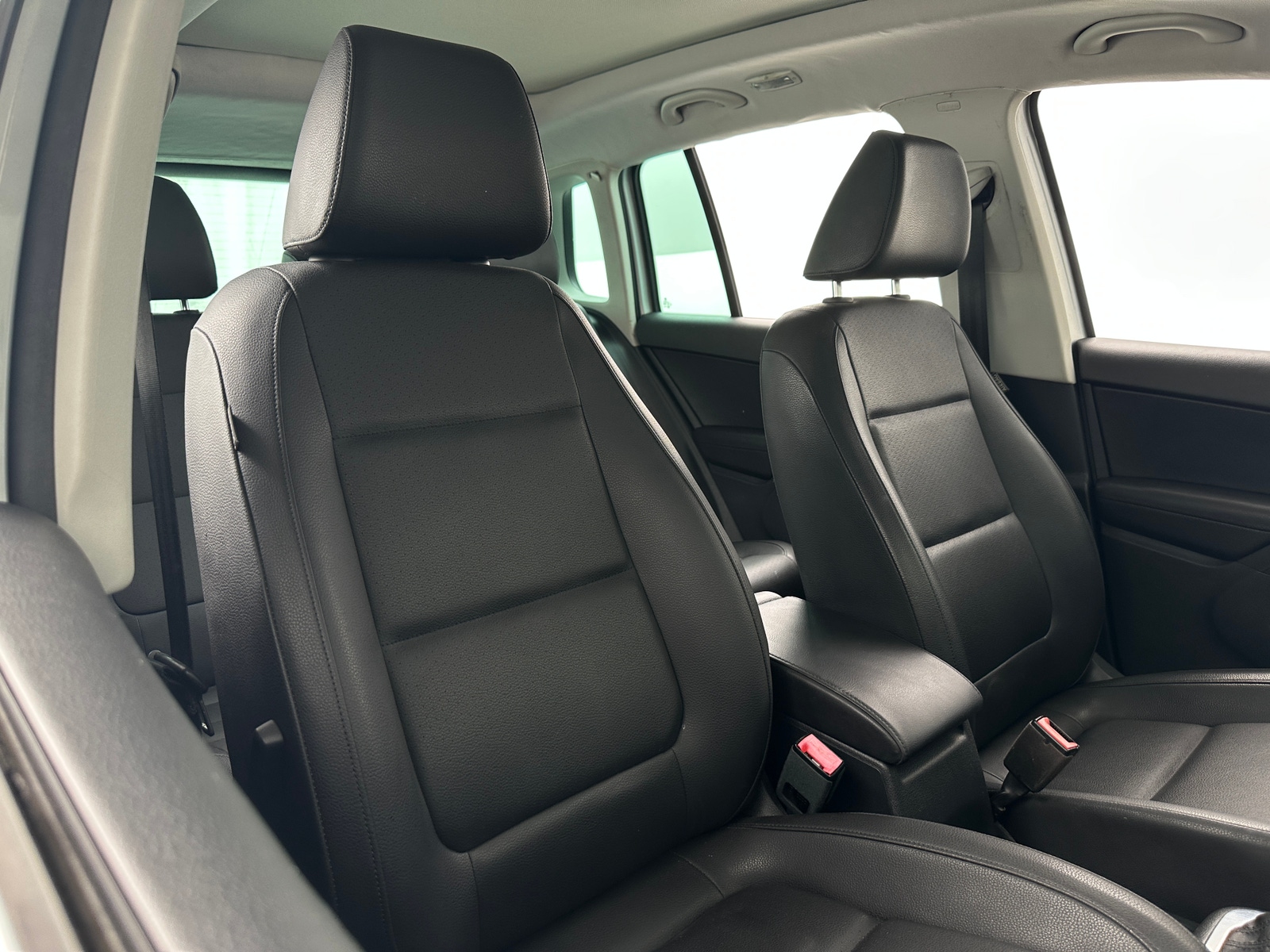 Thumbnail: 2016 Volkswagen Tiguan - 2