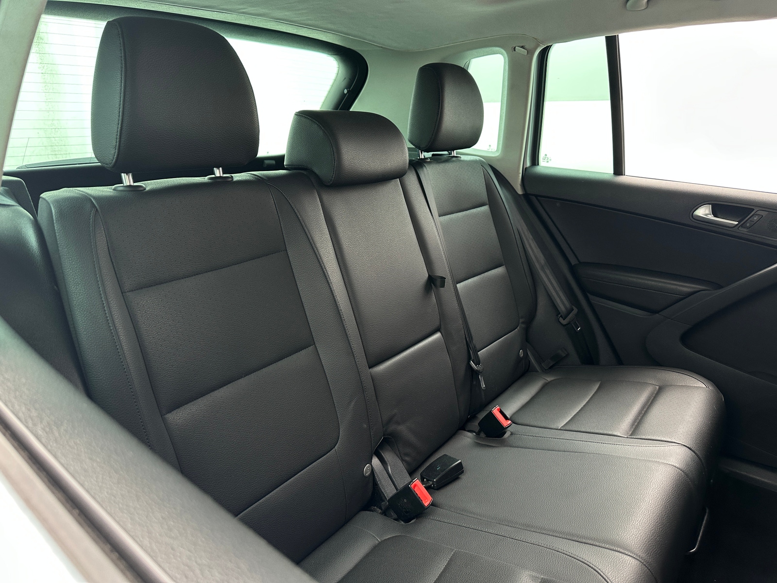 Thumbnail: 2016 Volkswagen Tiguan - 6
