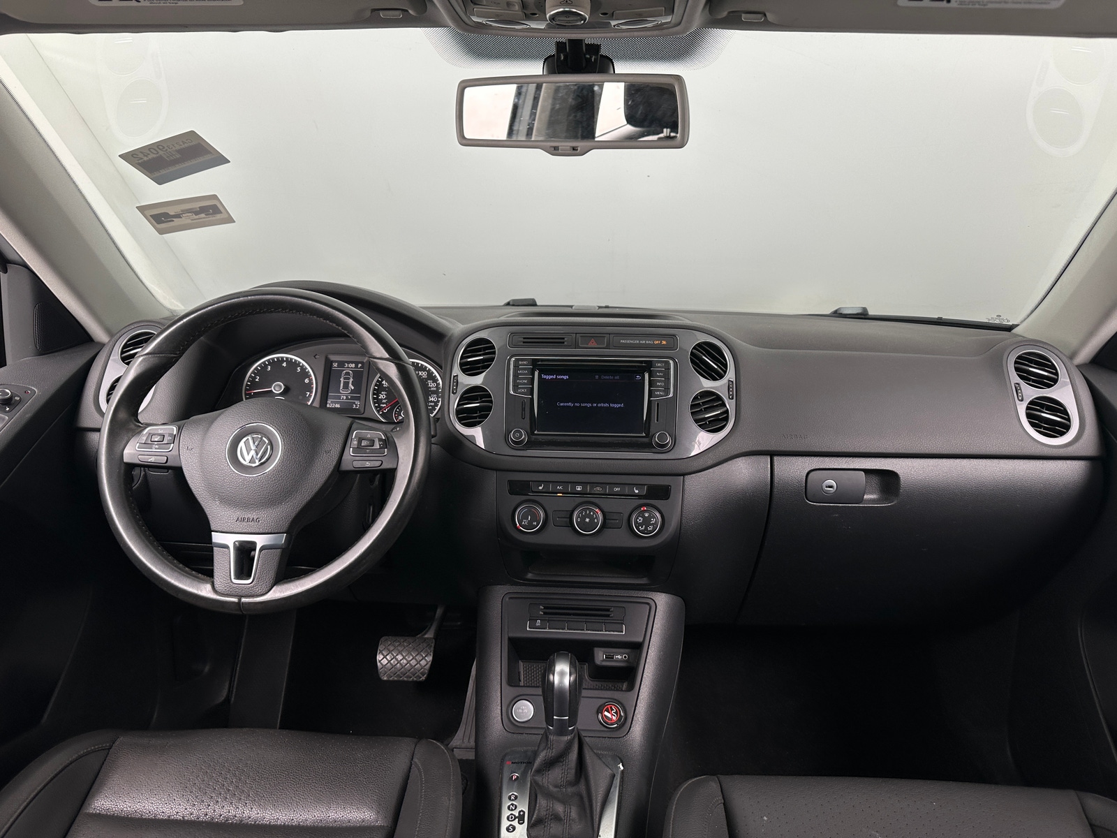 Thumbnail: 2016 Volkswagen Tiguan - 3