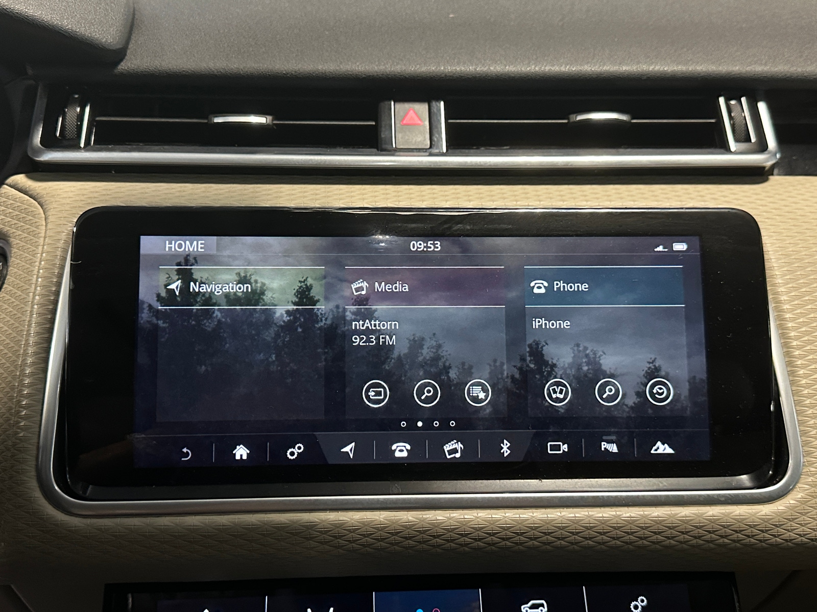 Thumbnail: 2018 Land Rover Range Rover Velar - 3