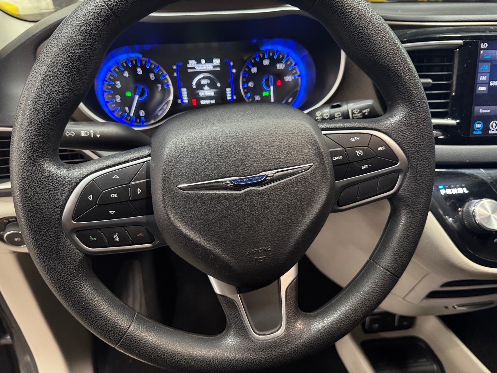 Thumbnail: 2019 Chrysler Pacifica - 5