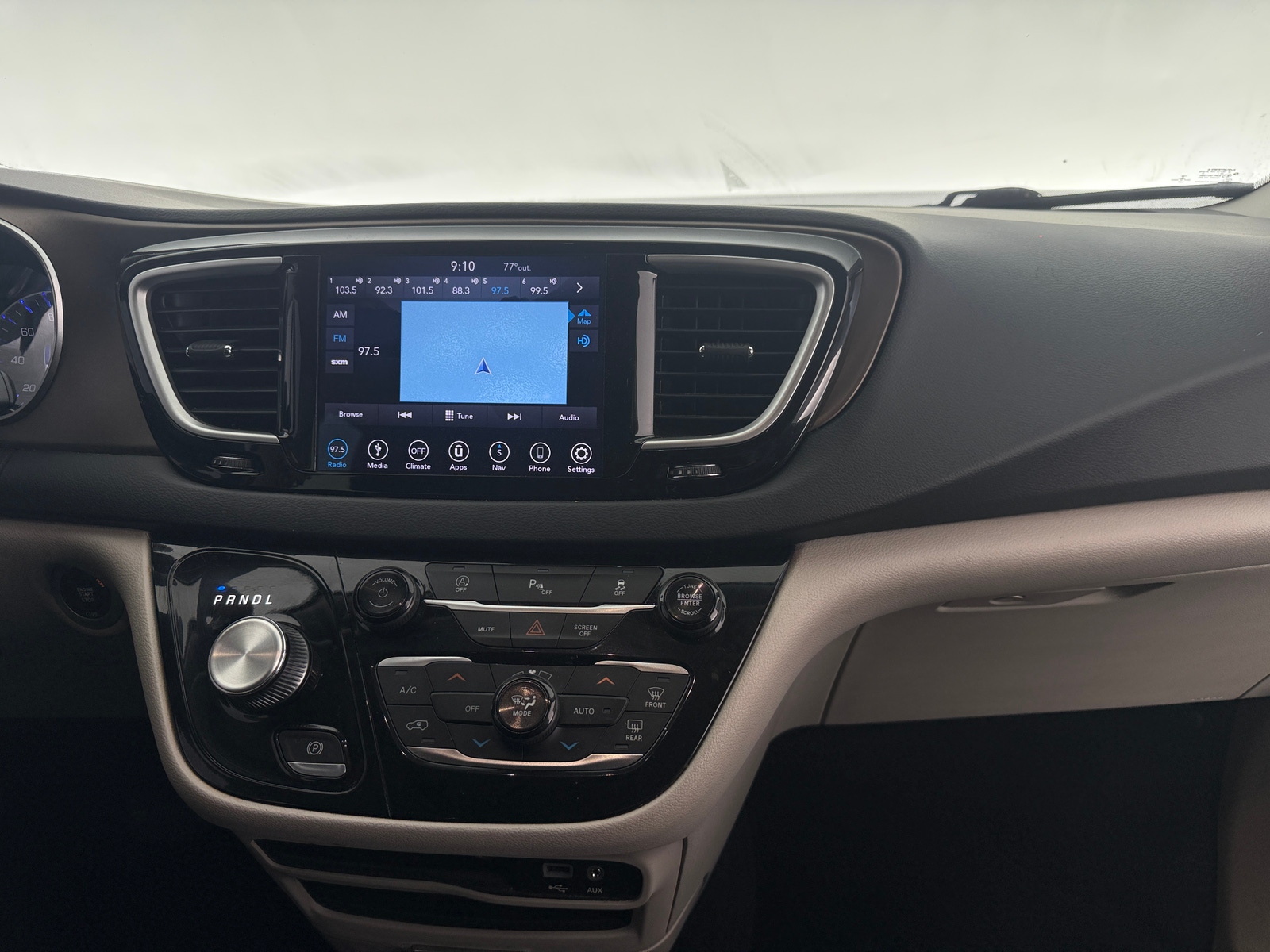 Thumbnail: 2019 Chrysler Pacifica - 4