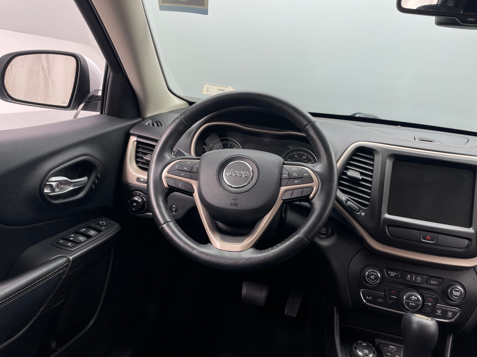 Thumbnail: 2015 Jeep Cherokee - 4
