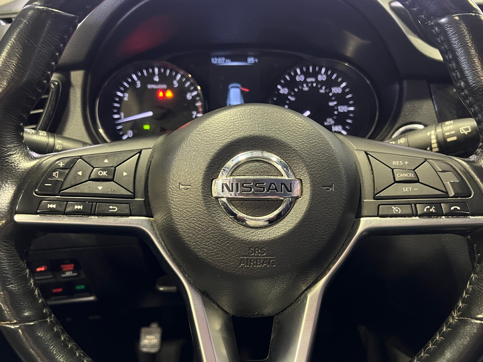 Thumbnail: 2017 Nissan Rogue - 4