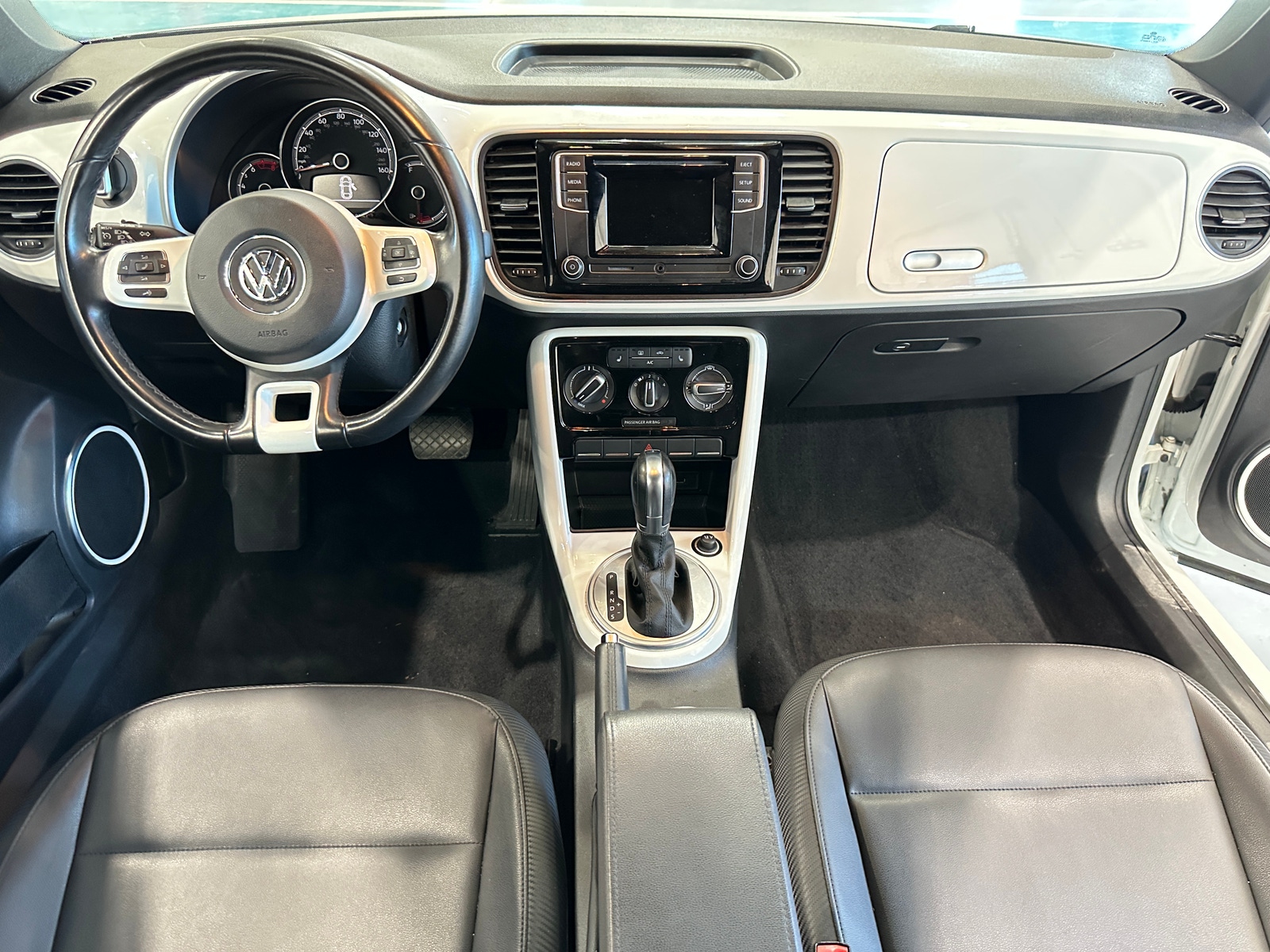 Thumbnail: 2017 Volkswagen Beetle - 3