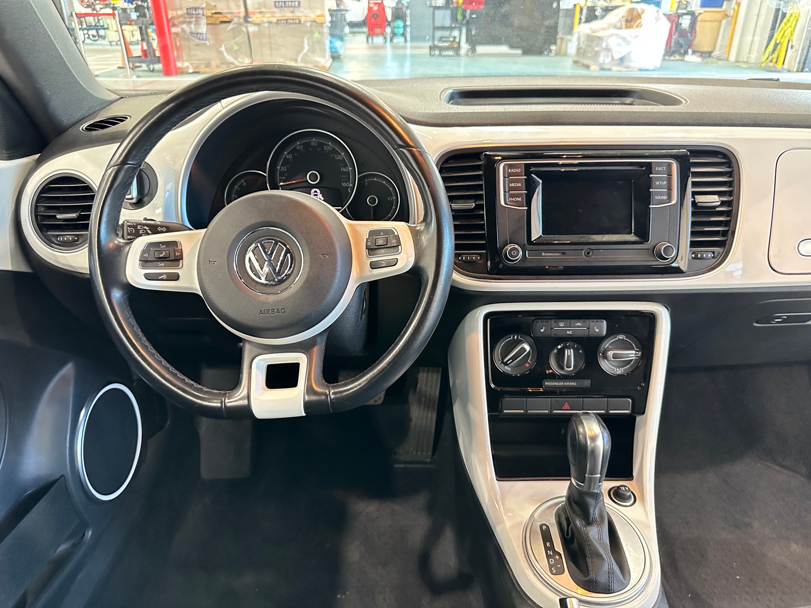 Thumbnail: 2017 Volkswagen Beetle - 5