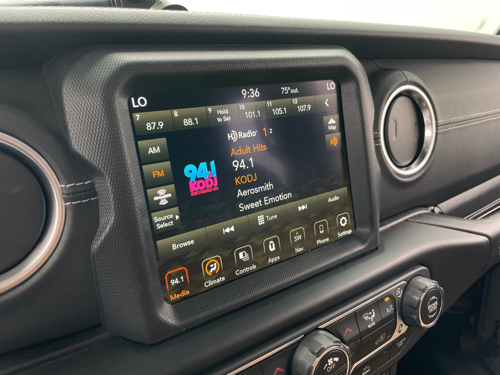 Thumbnail: 2023 Jeep Wrangler - 3