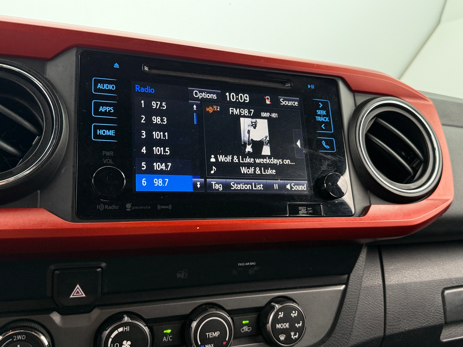 Thumbnail: 2019 Toyota Tacoma - 4