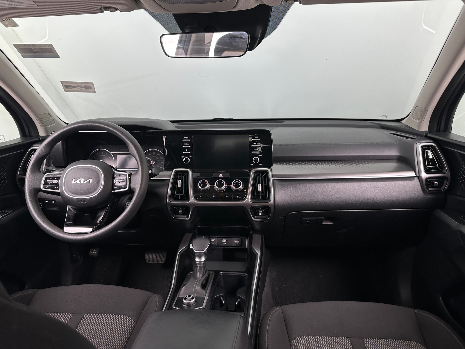 Thumbnail: 2023 Kia Sorento - 3
