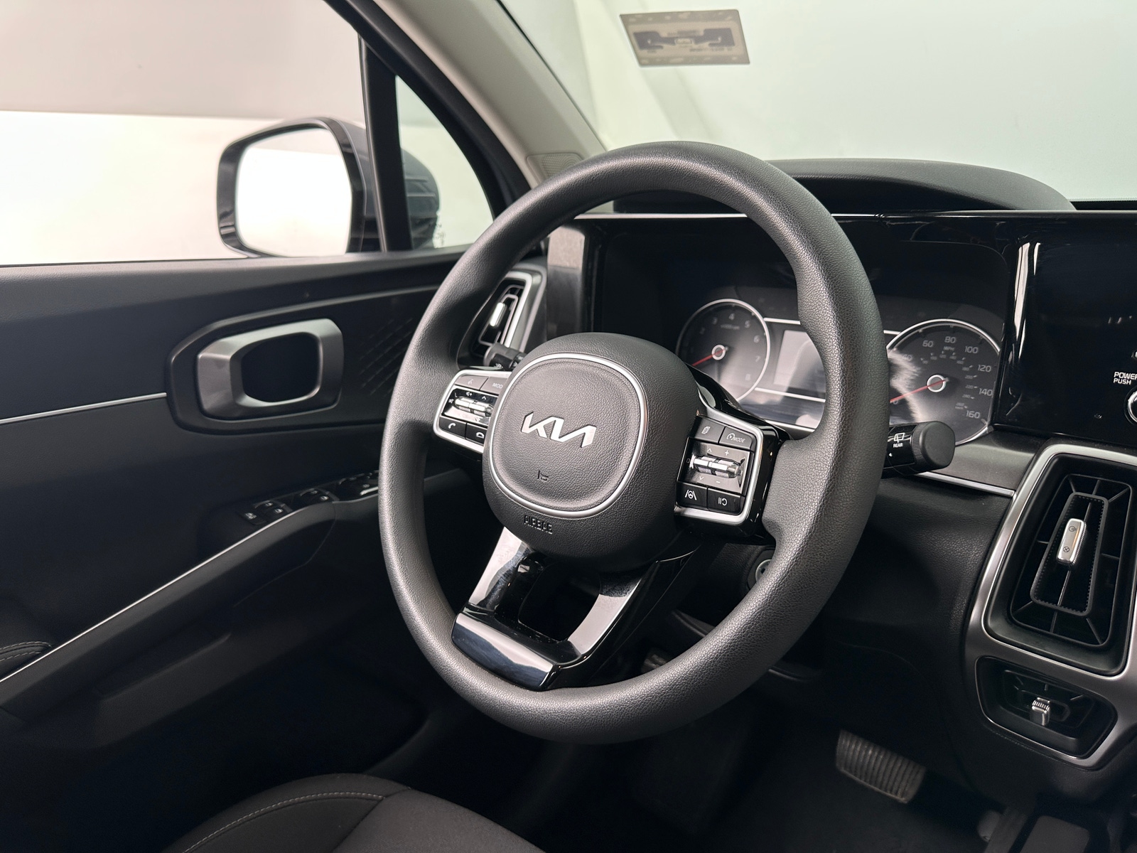 Thumbnail: 2023 Kia Sorento - 5