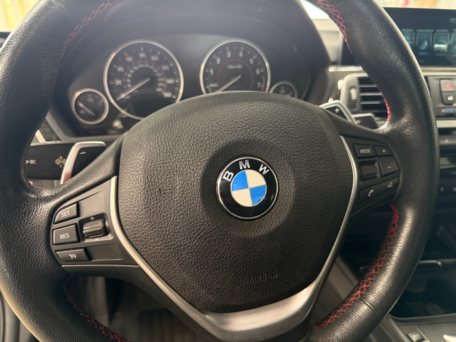 Thumbnail: 2017 BMW 3 Series - 4