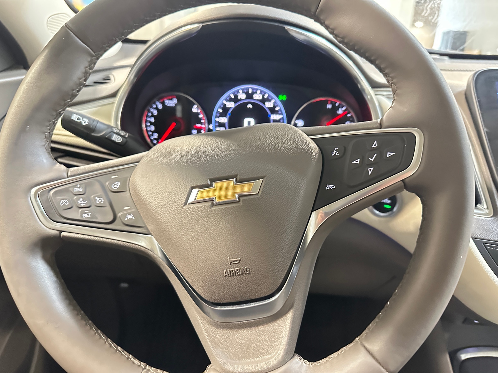 Thumbnail: 2024 Chevrolet Malibu - 4