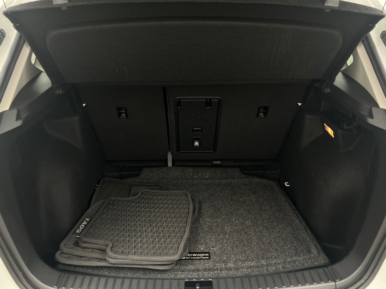 Thumbnail: 2022 Volkswagen Taos - 6