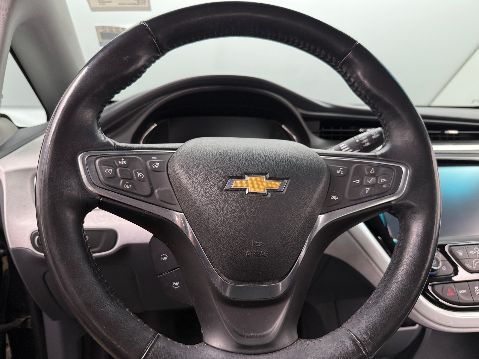 Thumbnail: 2017 Chevrolet Bolt EV - 5