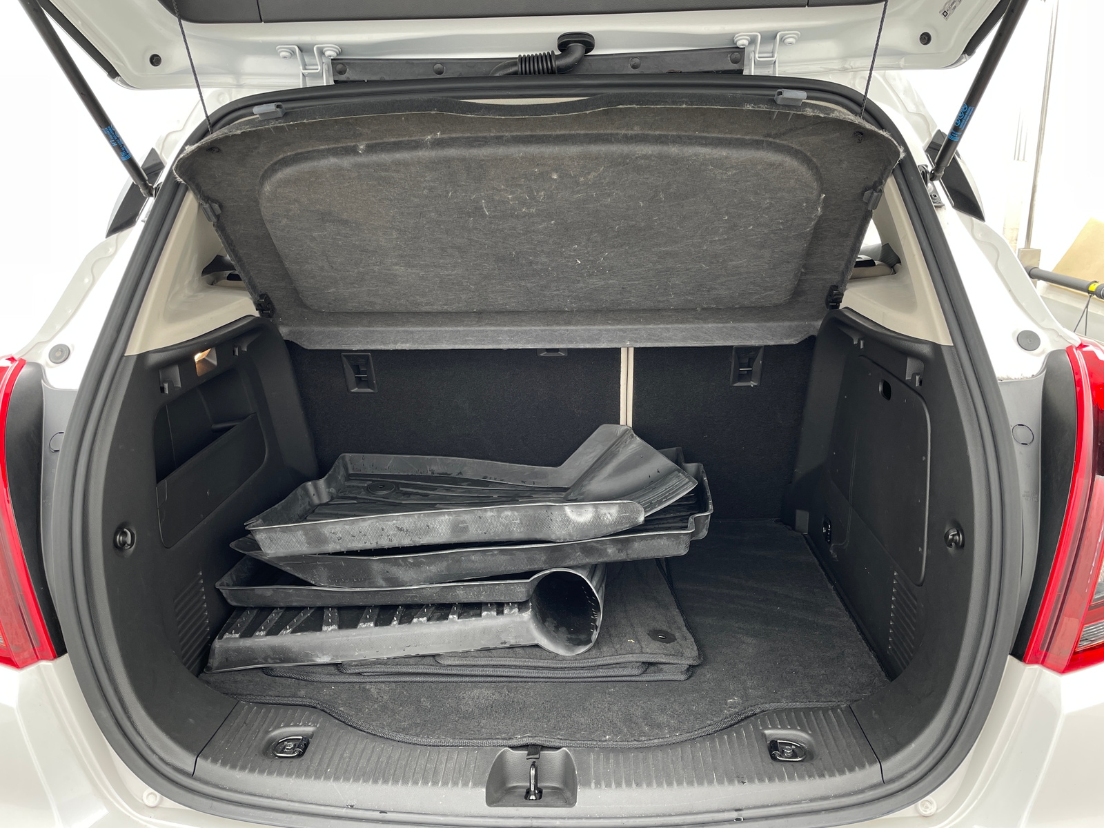 Thumbnail: 2018 Buick Encore - 6