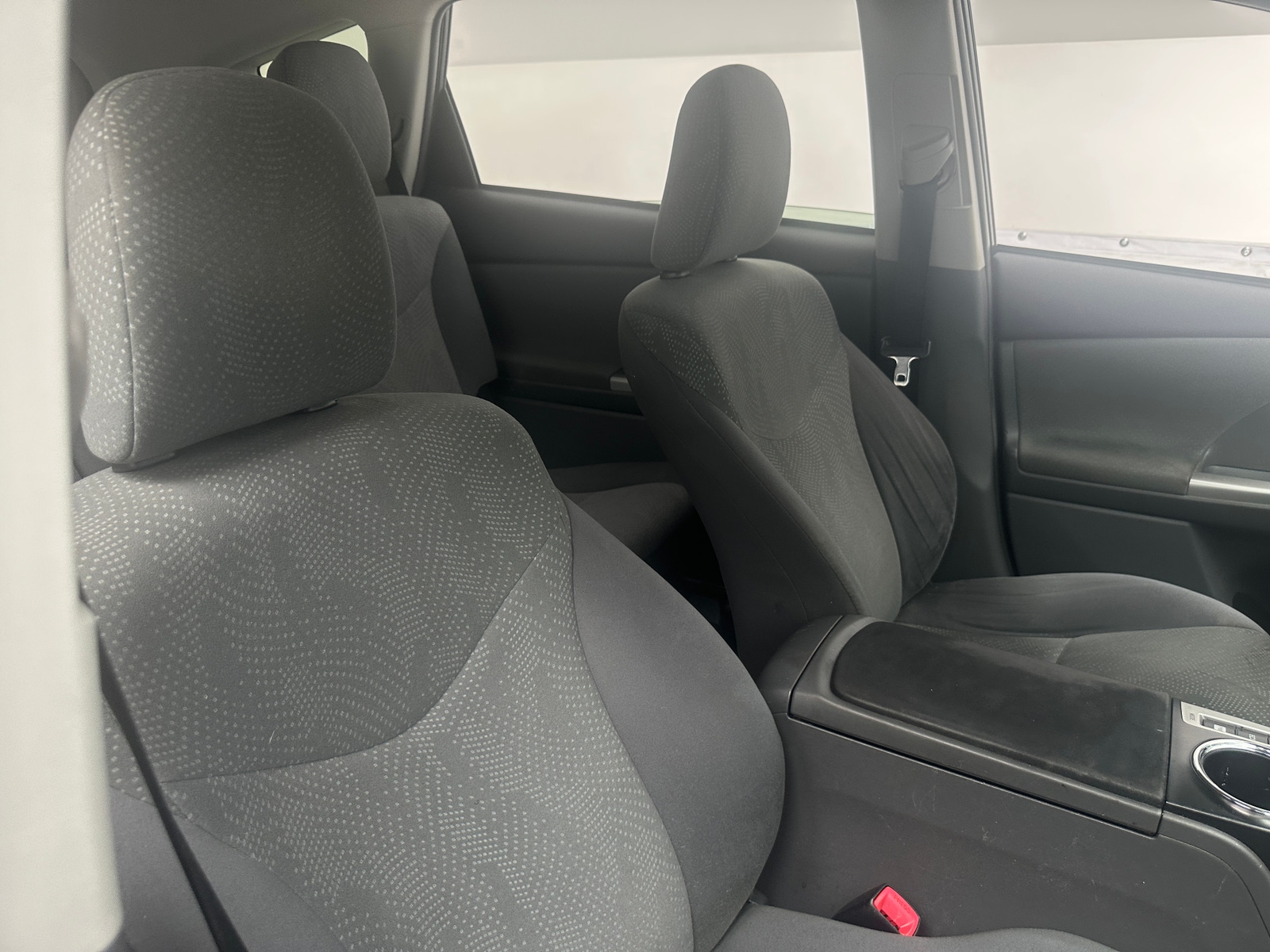 Thumbnail: 2014 Toyota Prius v - 2