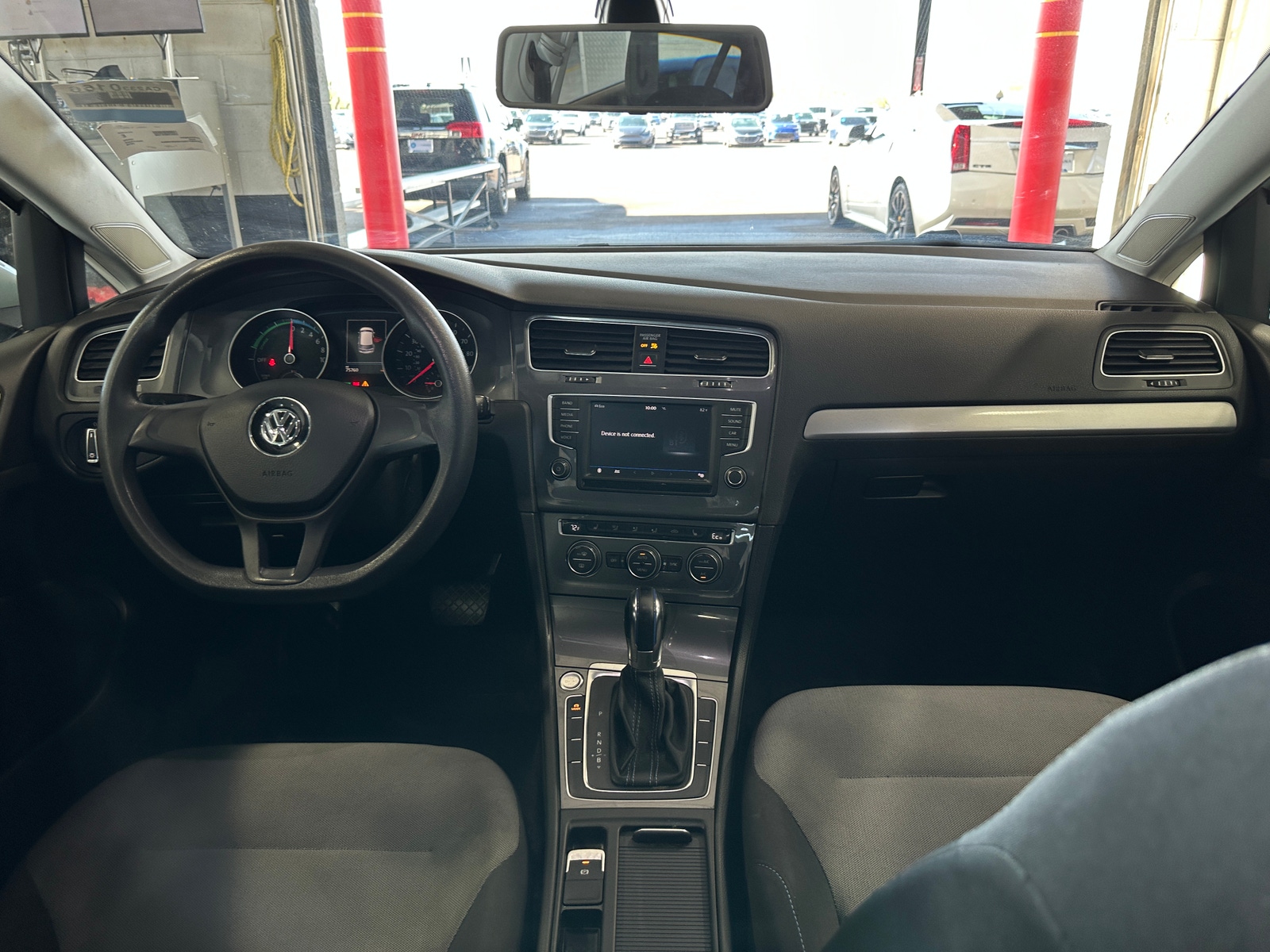 Thumbnail: 2016 Volkswagen e-Golf - 3