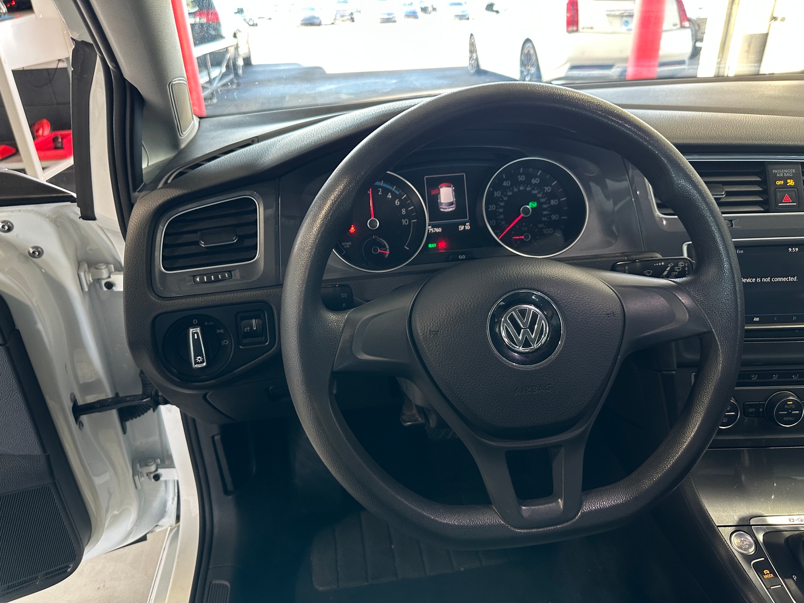 Thumbnail: 2016 Volkswagen e-Golf - 5