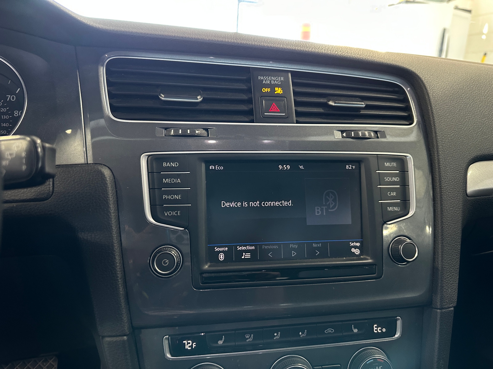 Thumbnail: 2016 Volkswagen e-Golf - 4