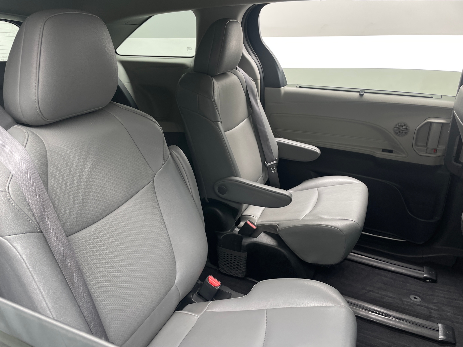 Thumbnail: 2023 Toyota Sienna - 5