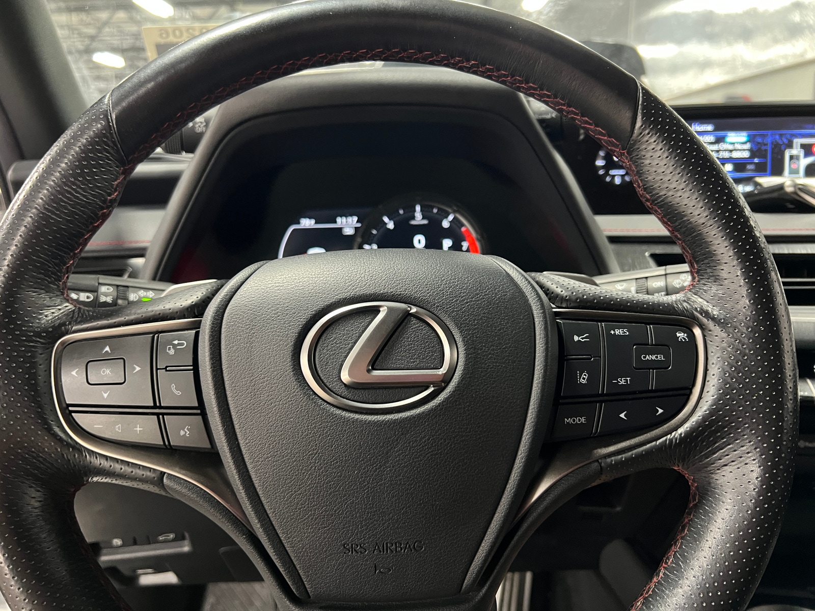 Thumbnail: 2019 Lexus UX - 4