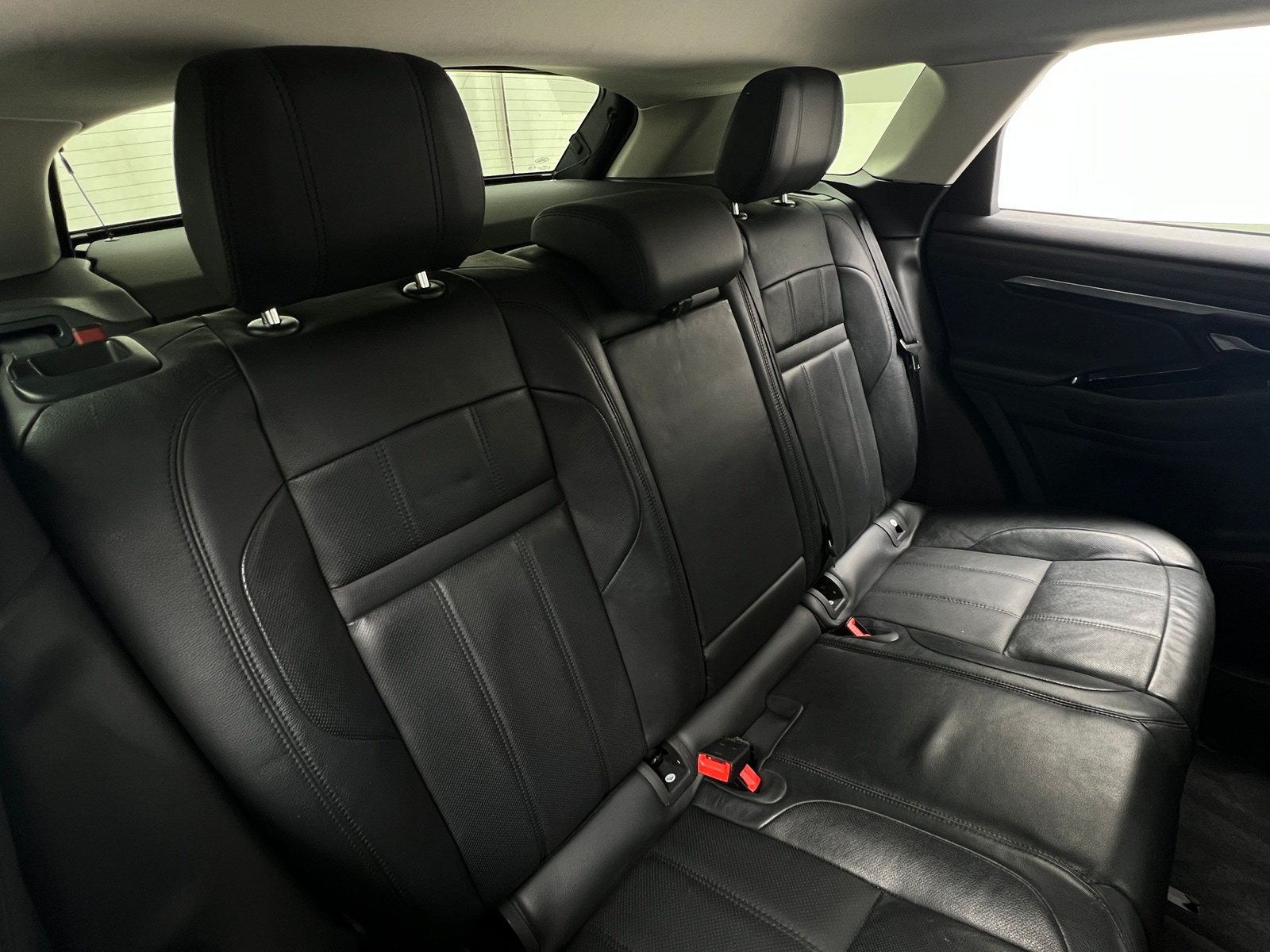 Thumbnail: 2020 Land Rover Range Rover Evoque - 6