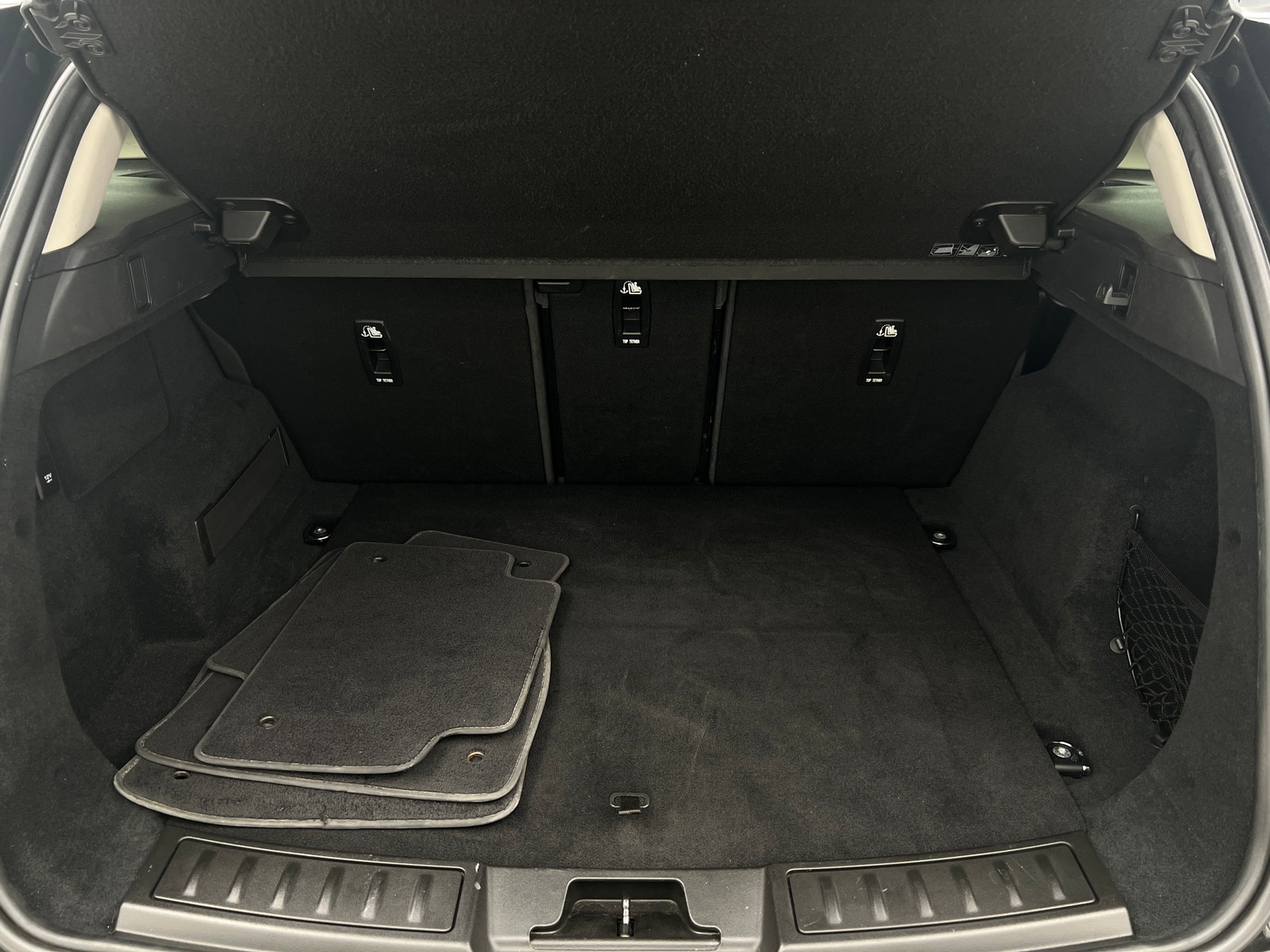 Thumbnail: 2020 Land Rover Range Rover Evoque - 7