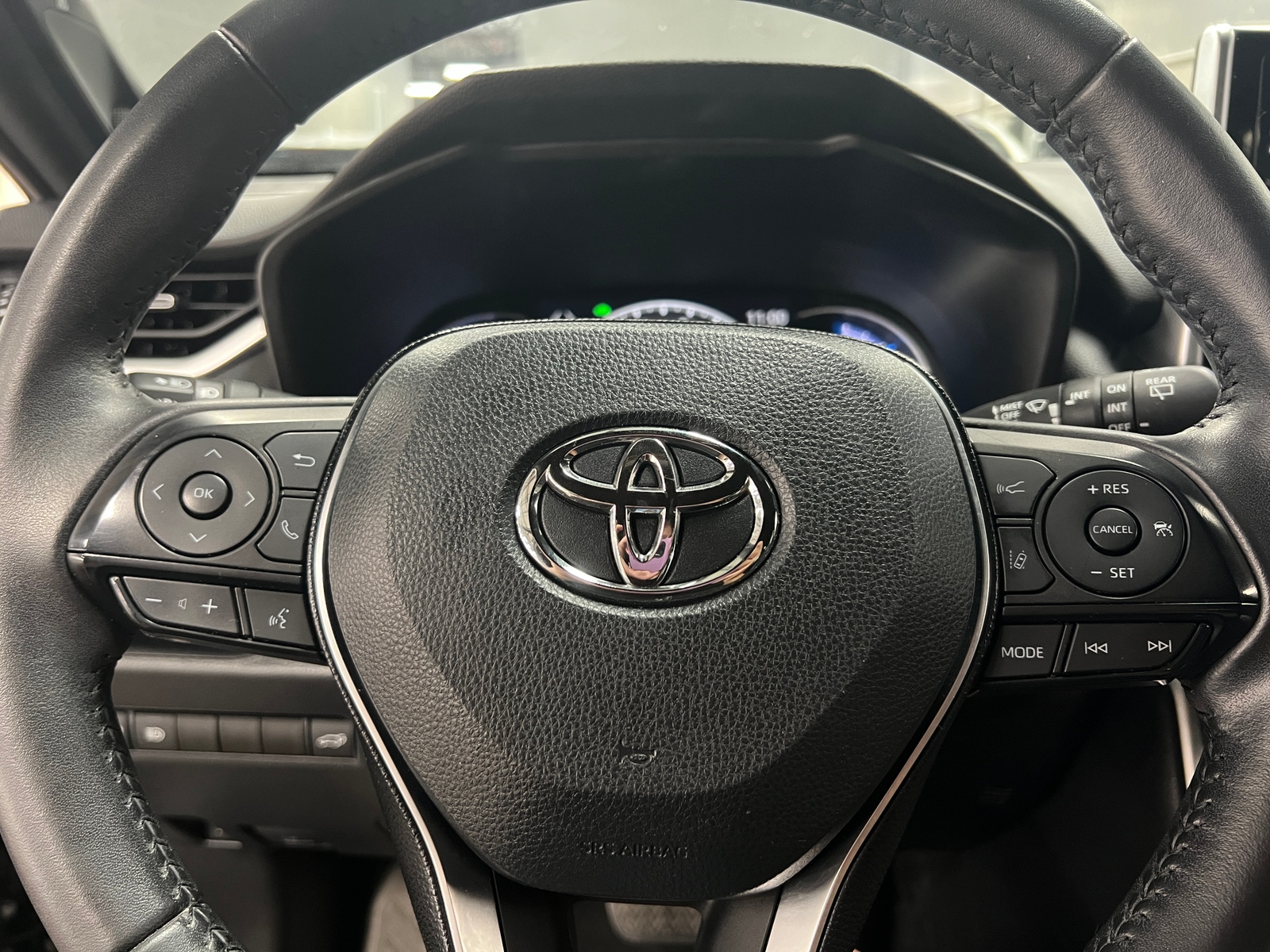 Thumbnail: 2020 Toyota RAV4 - 4
