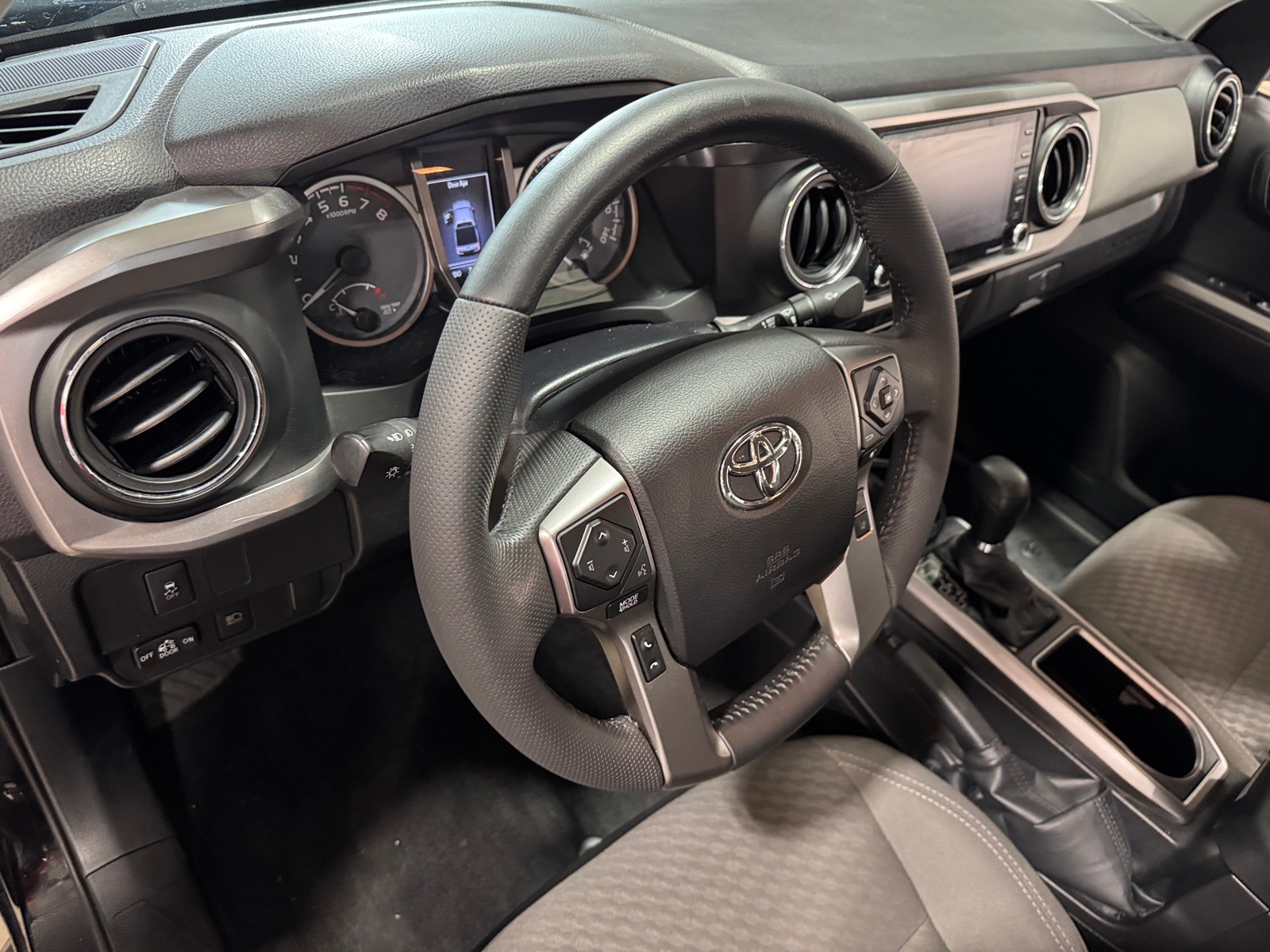 Thumbnail: 2022 Toyota Tacoma - 3