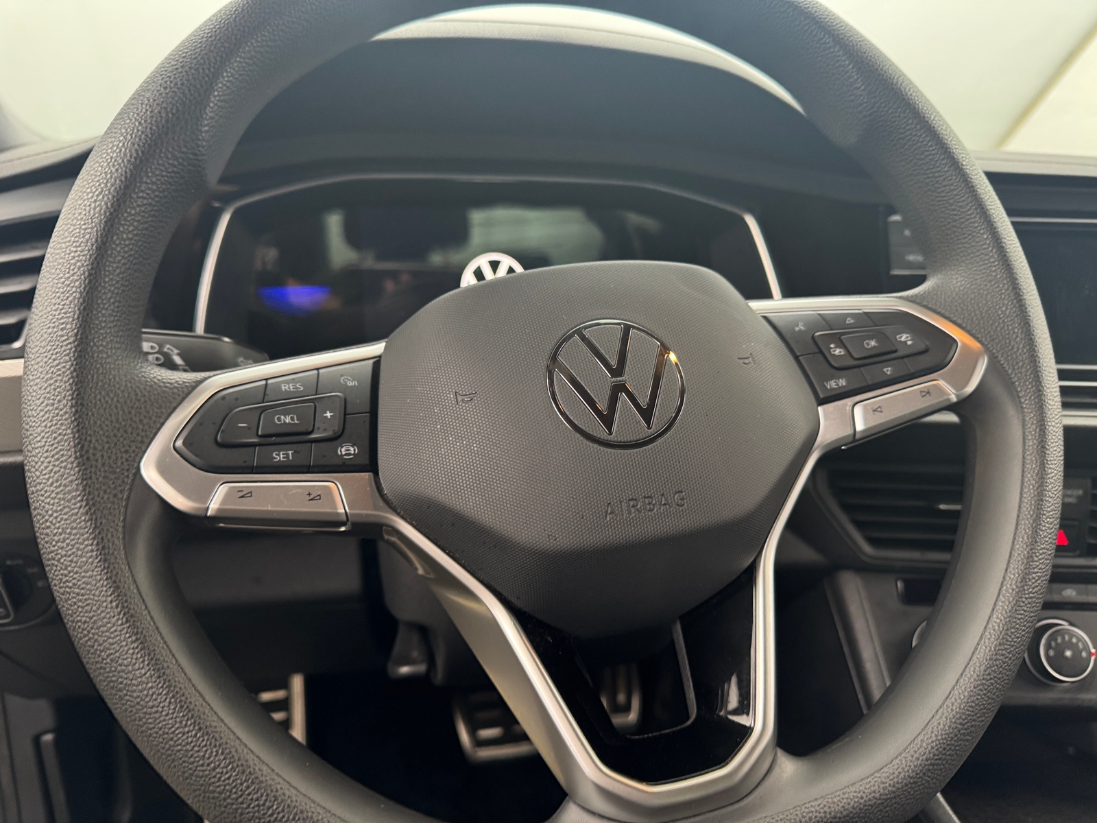 Thumbnail: 2023 Volkswagen Jetta - 5
