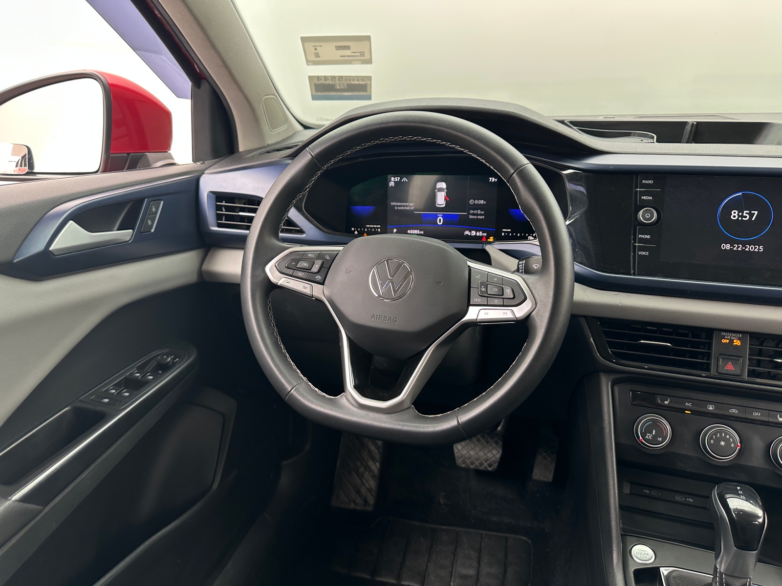 Thumbnail: 2022 Volkswagen Taos - 4
