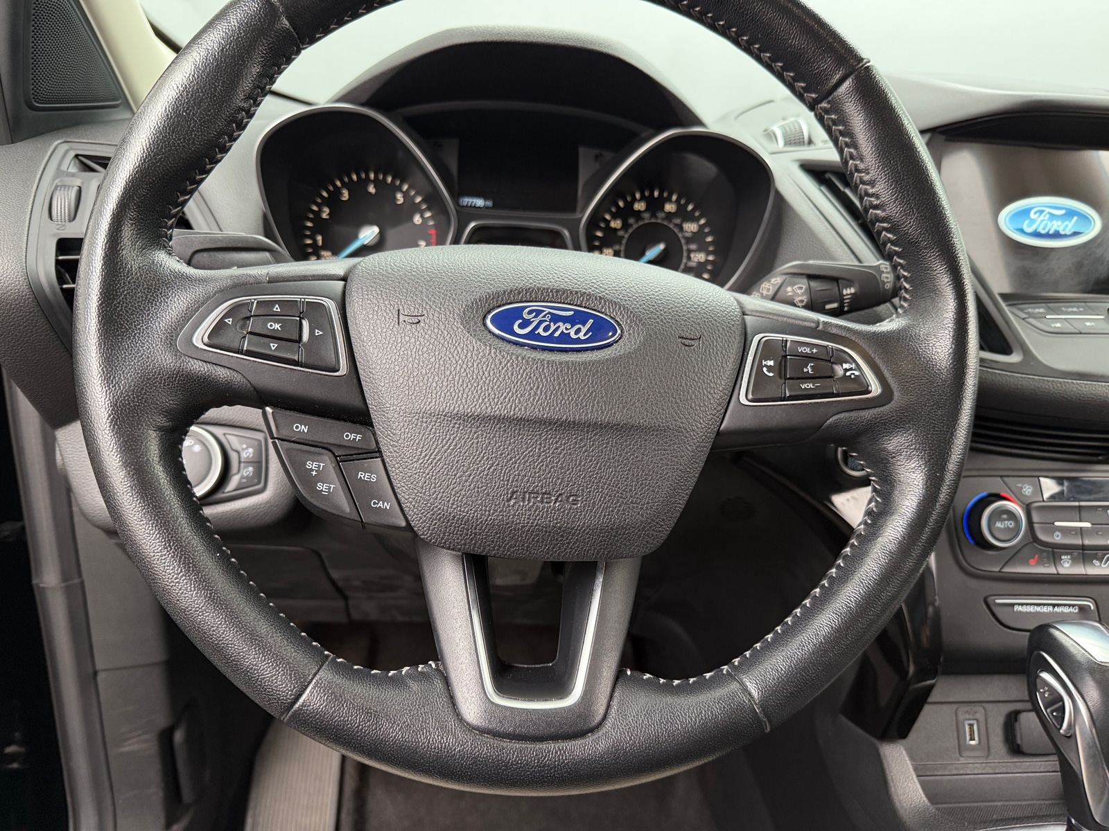 Thumbnail: 2019 Ford Escape - 4