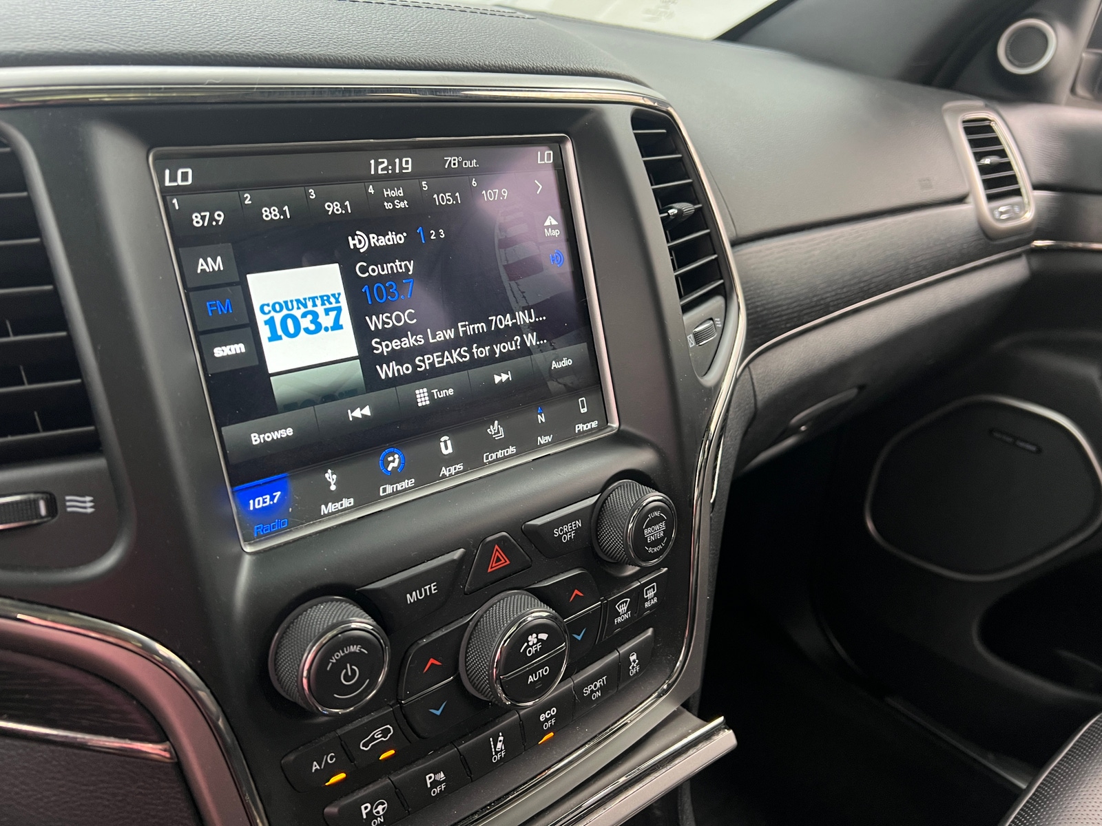 Thumbnail: 2018 Jeep Grand Cherokee - 3