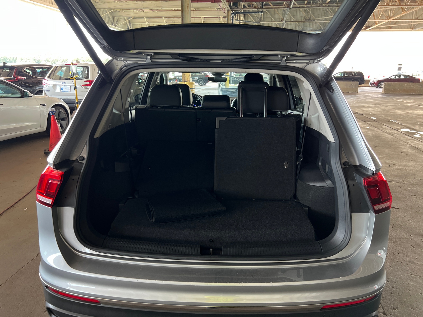 Thumbnail: 2024 Volkswagen Tiguan - 6
