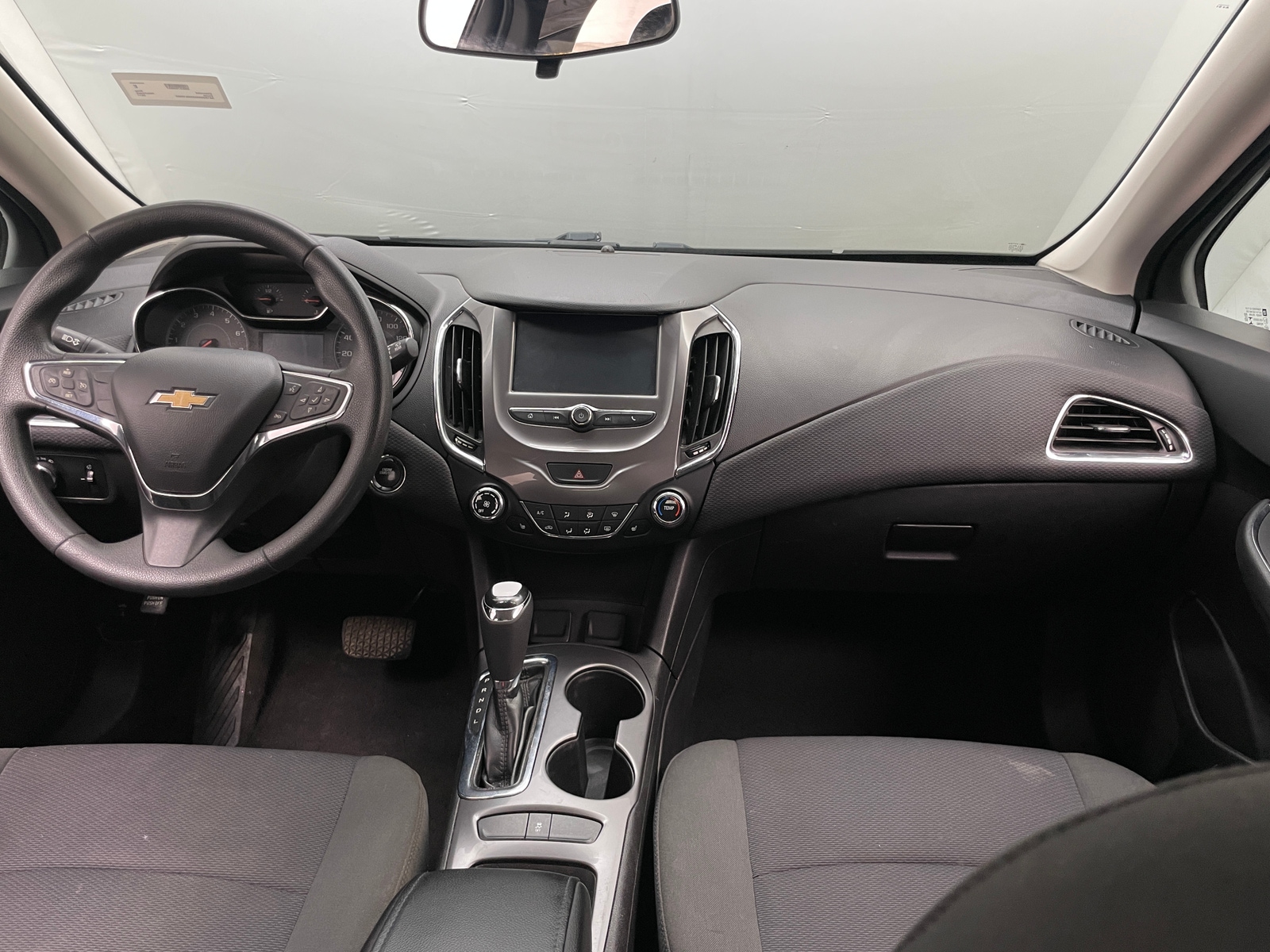 Thumbnail: 2017 Chevrolet Cruze - 3