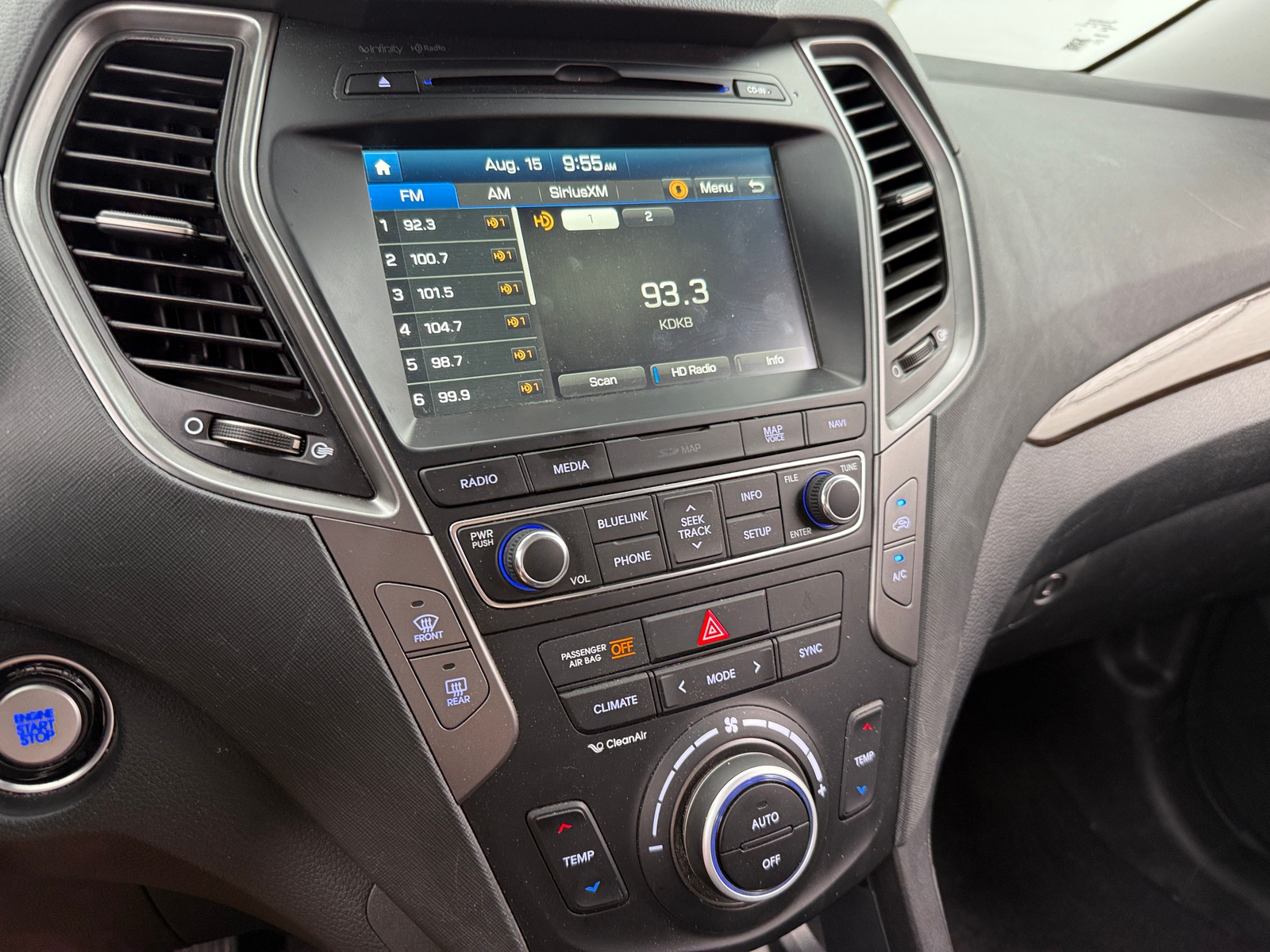 Thumbnail: 2017 Hyundai Santa Fe - 3