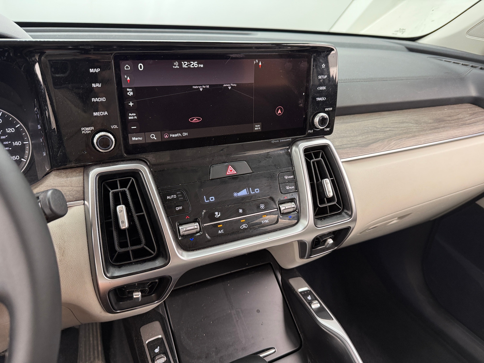 Thumbnail: 2022 Kia Sorento - 3
