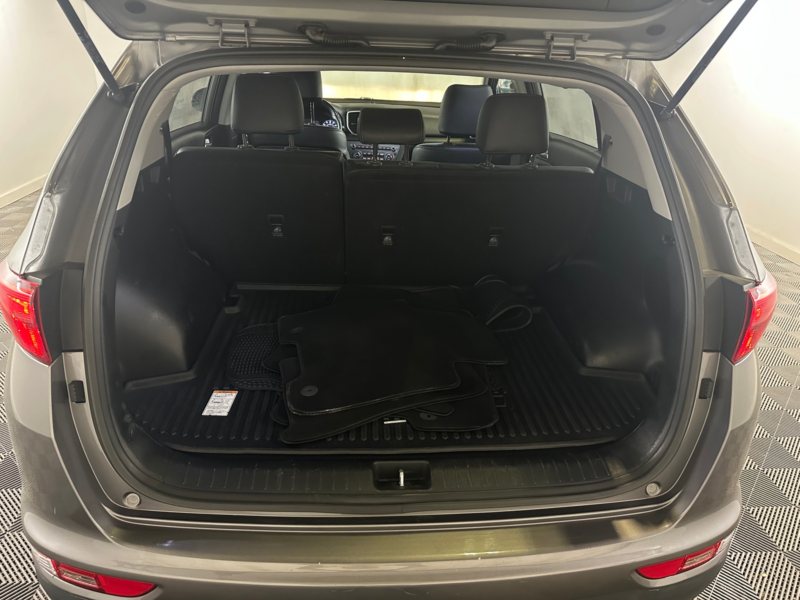 Thumbnail: 2017 Kia Sportage - 6