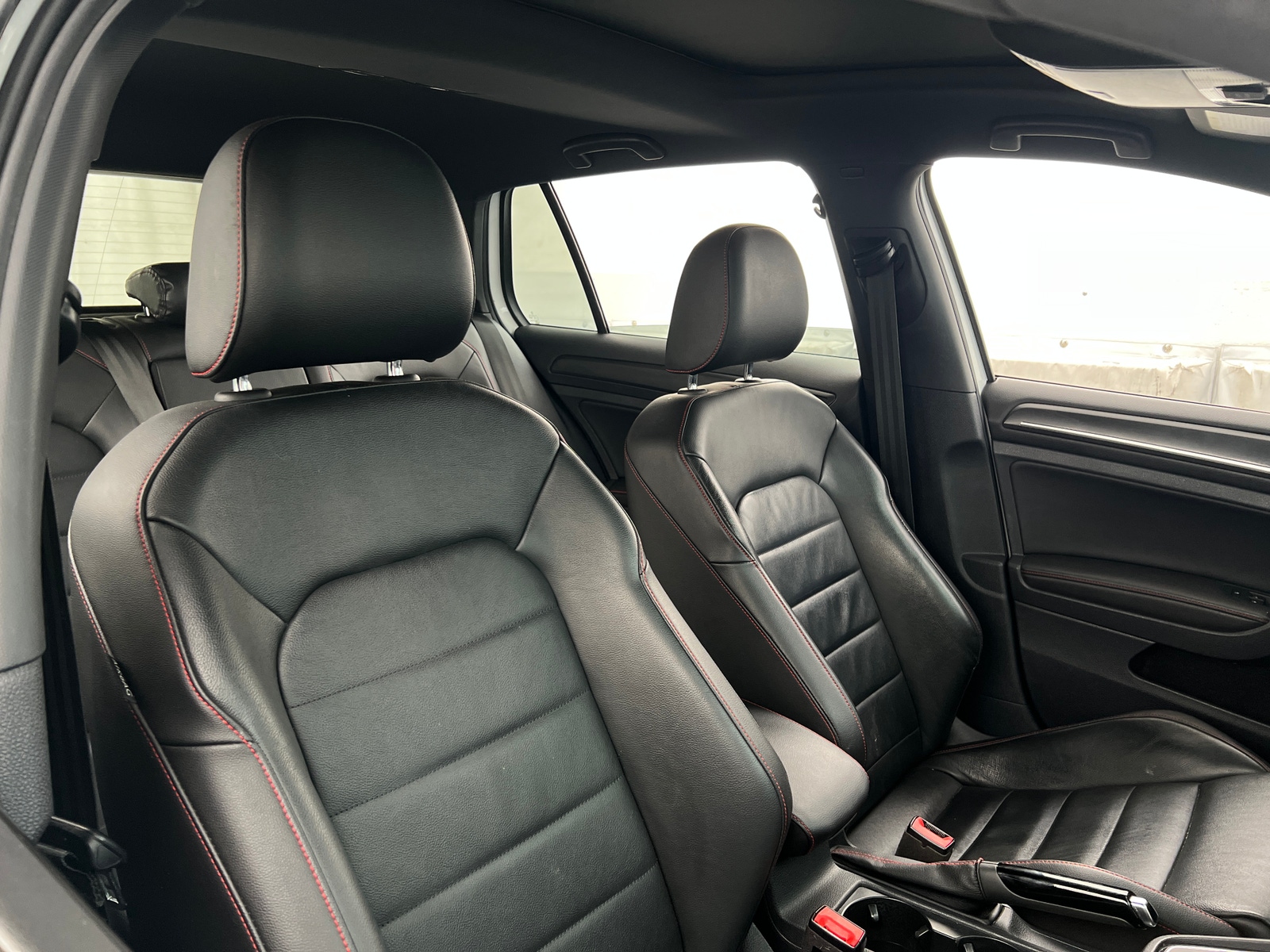 Thumbnail: 2019 Volkswagen Golf - 2