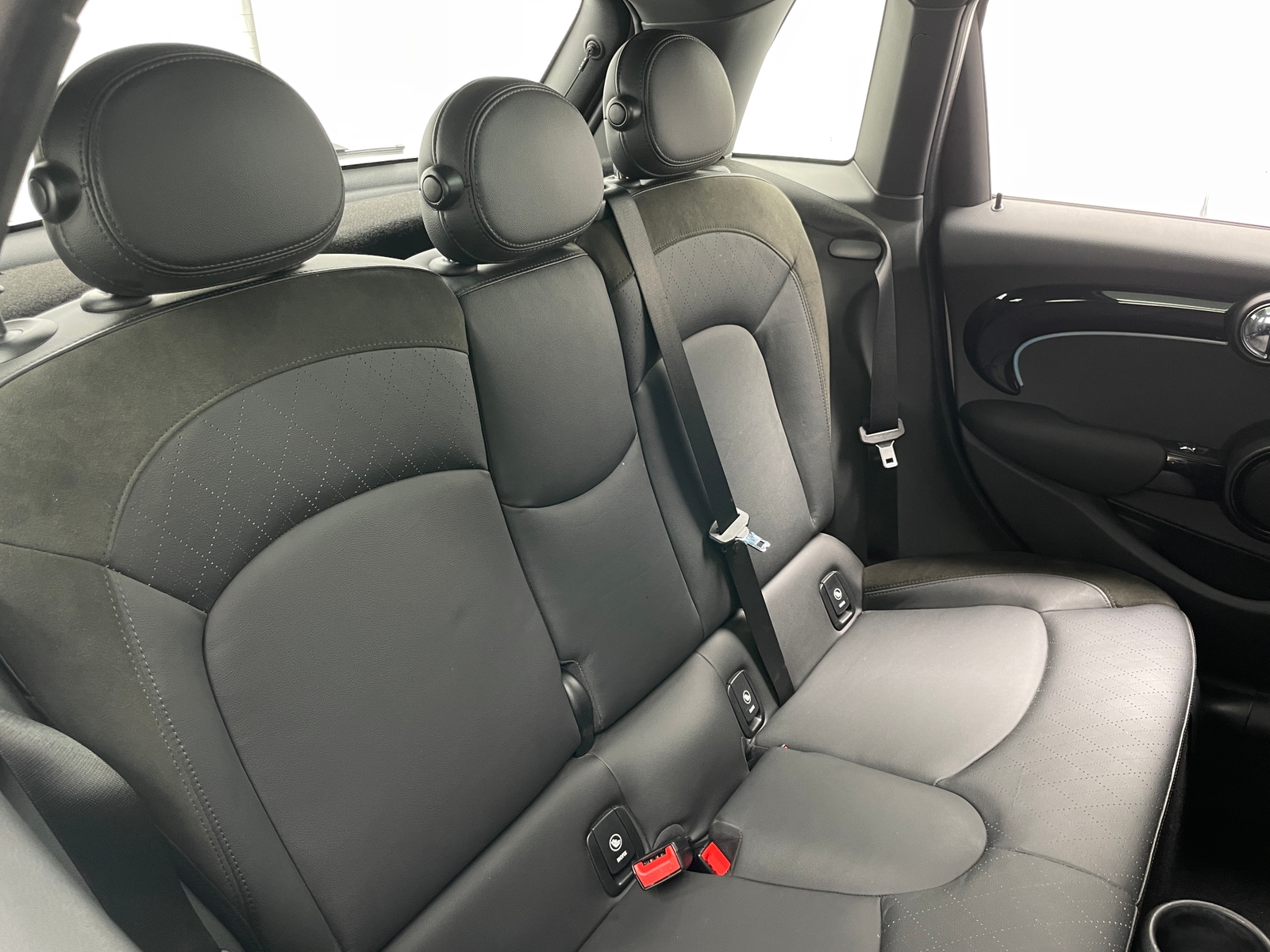 Thumbnail: 2022 MINI Cooper Hardtop - 5