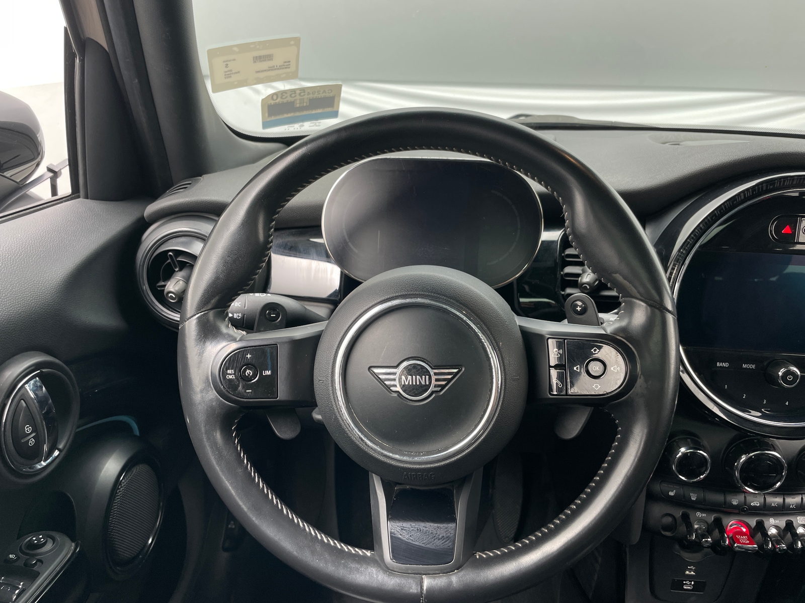 Thumbnail: 2022 MINI Cooper Hardtop - 4