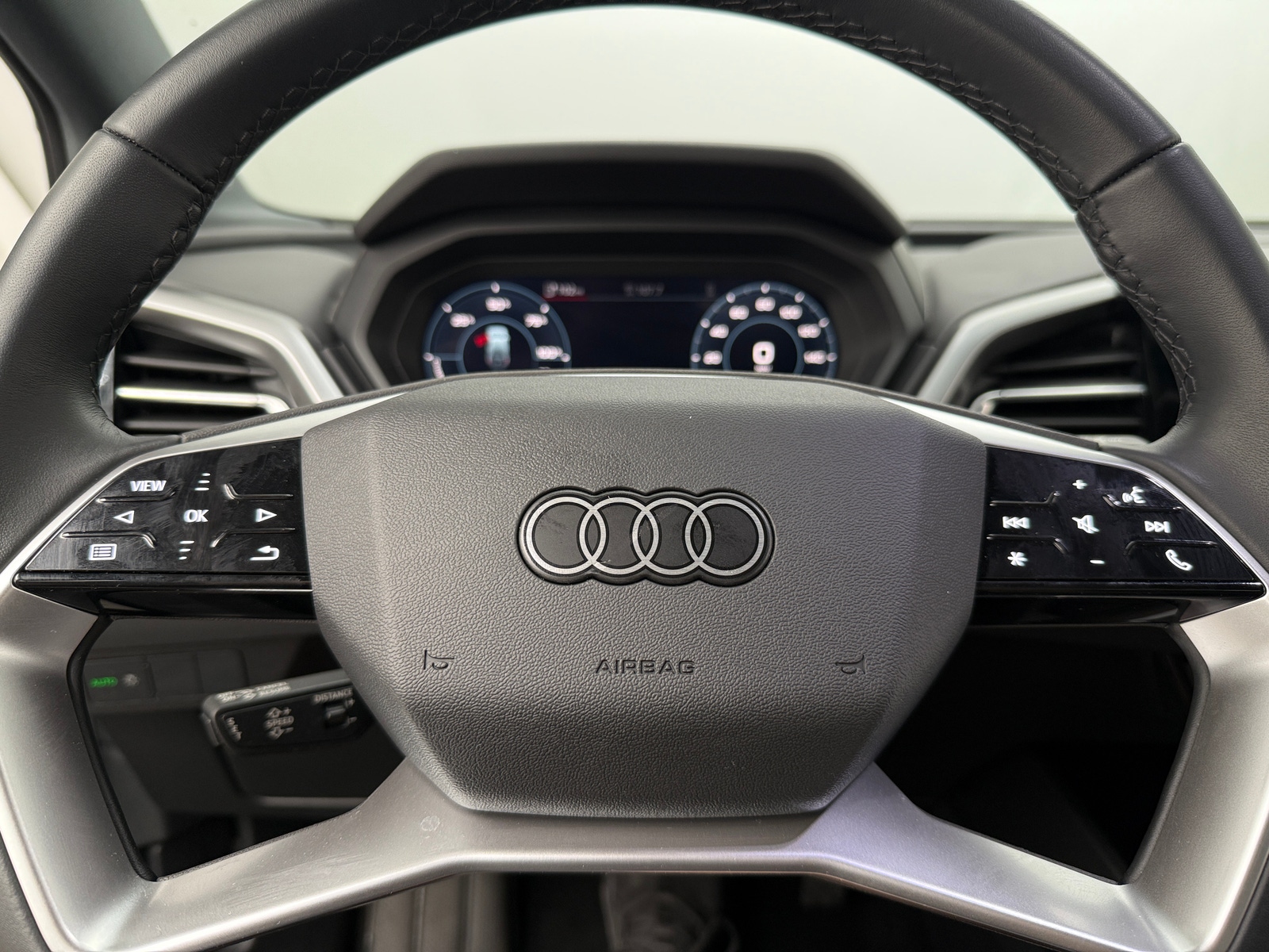 Thumbnail: 2024 Audi Q4 e-tron - 4