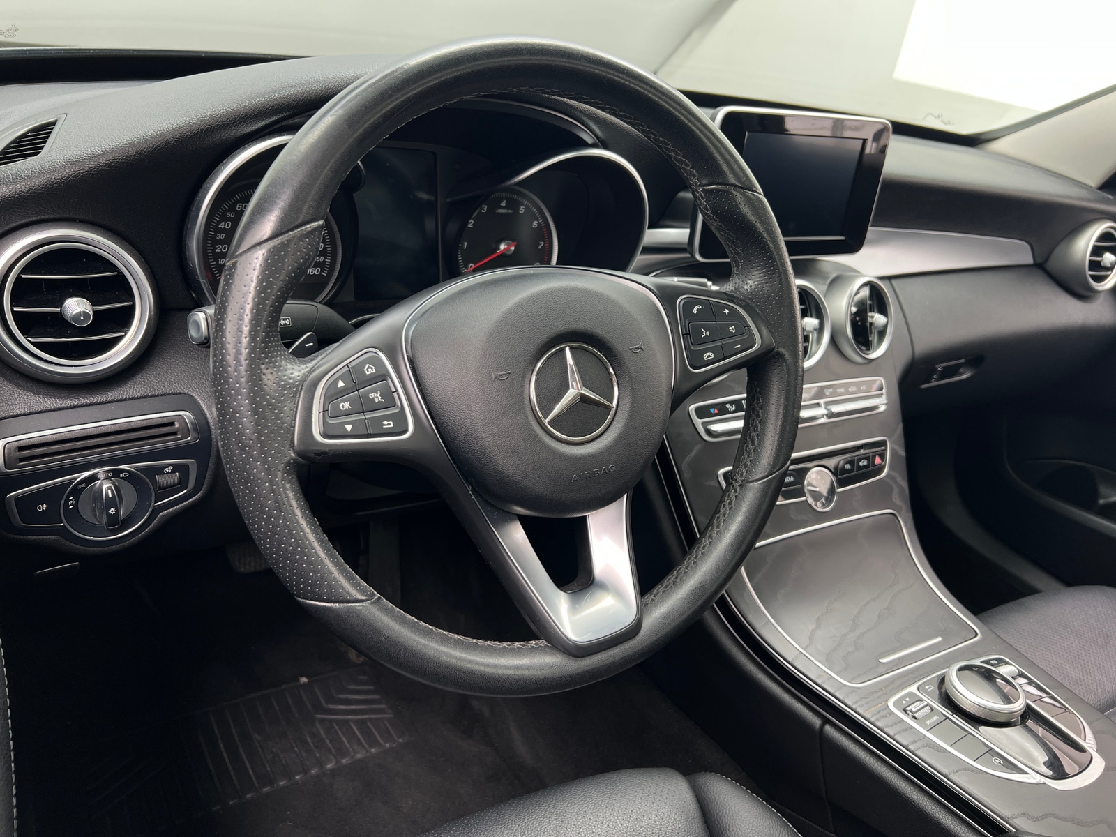 Thumbnail: 2017 Mercedes-Benz C-Class - 4